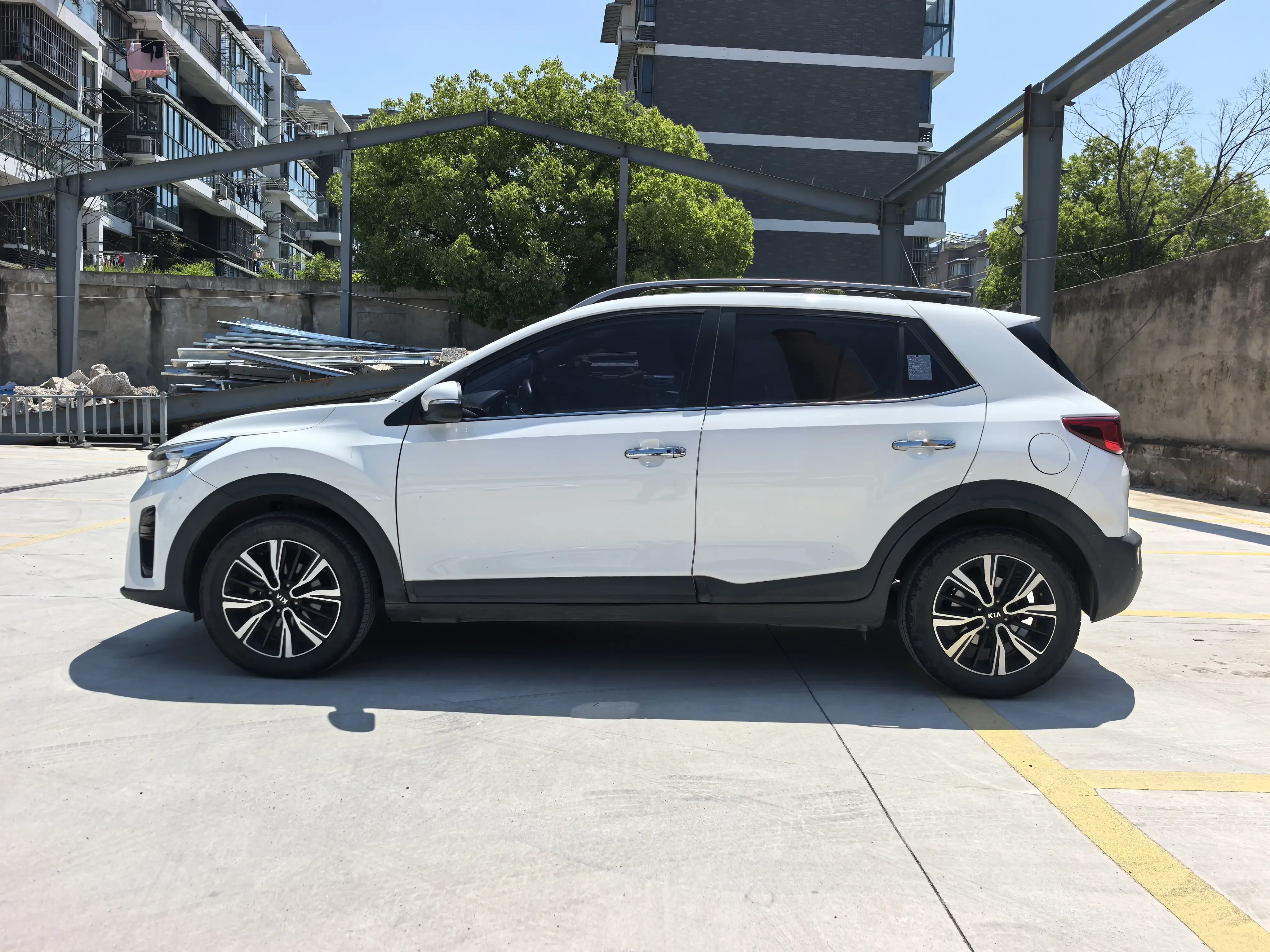 Kia KX1