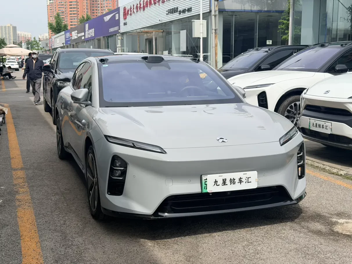 NIO ET5T