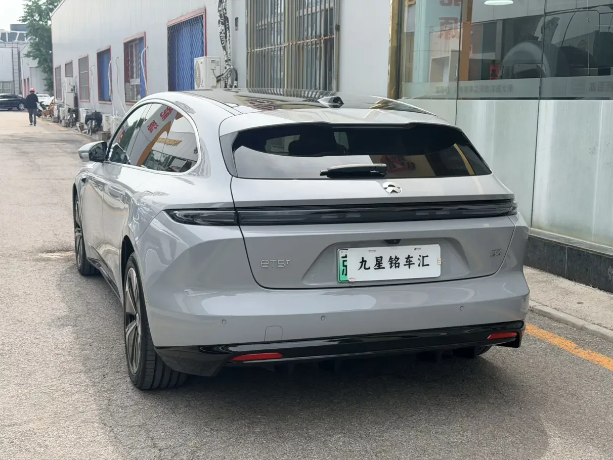 NIO ET5T