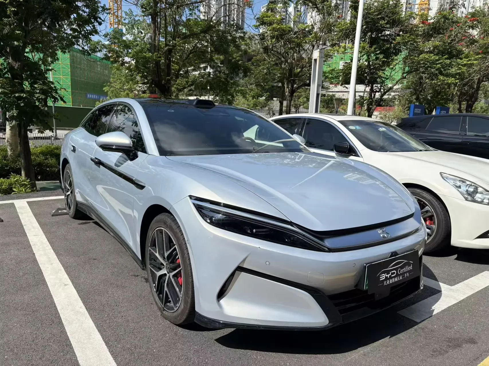 BYD Han L EV