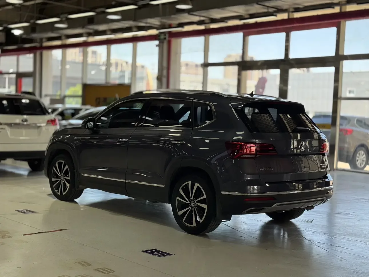Volkswagen Tharu