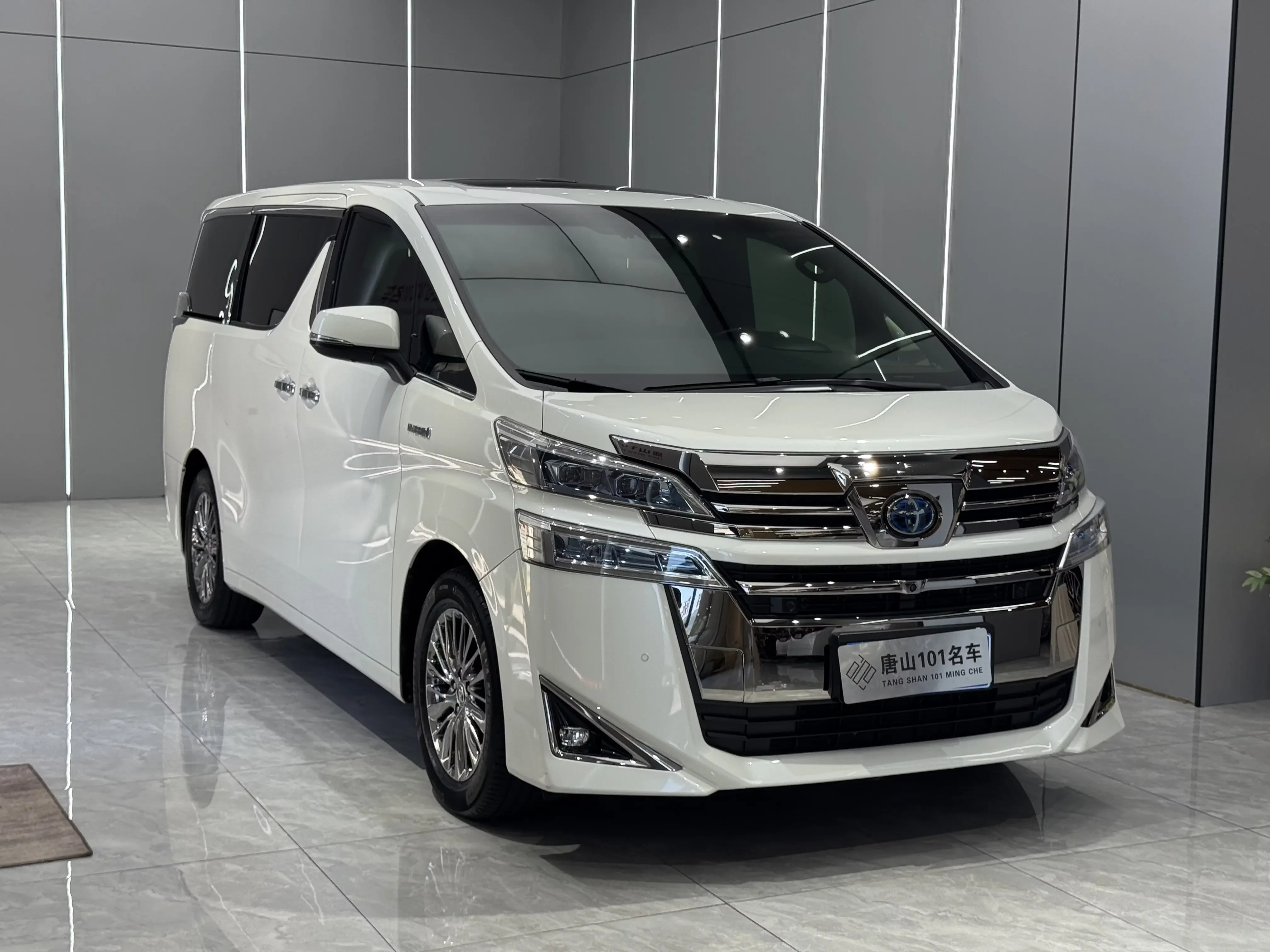 Toyota Crown Wellfire