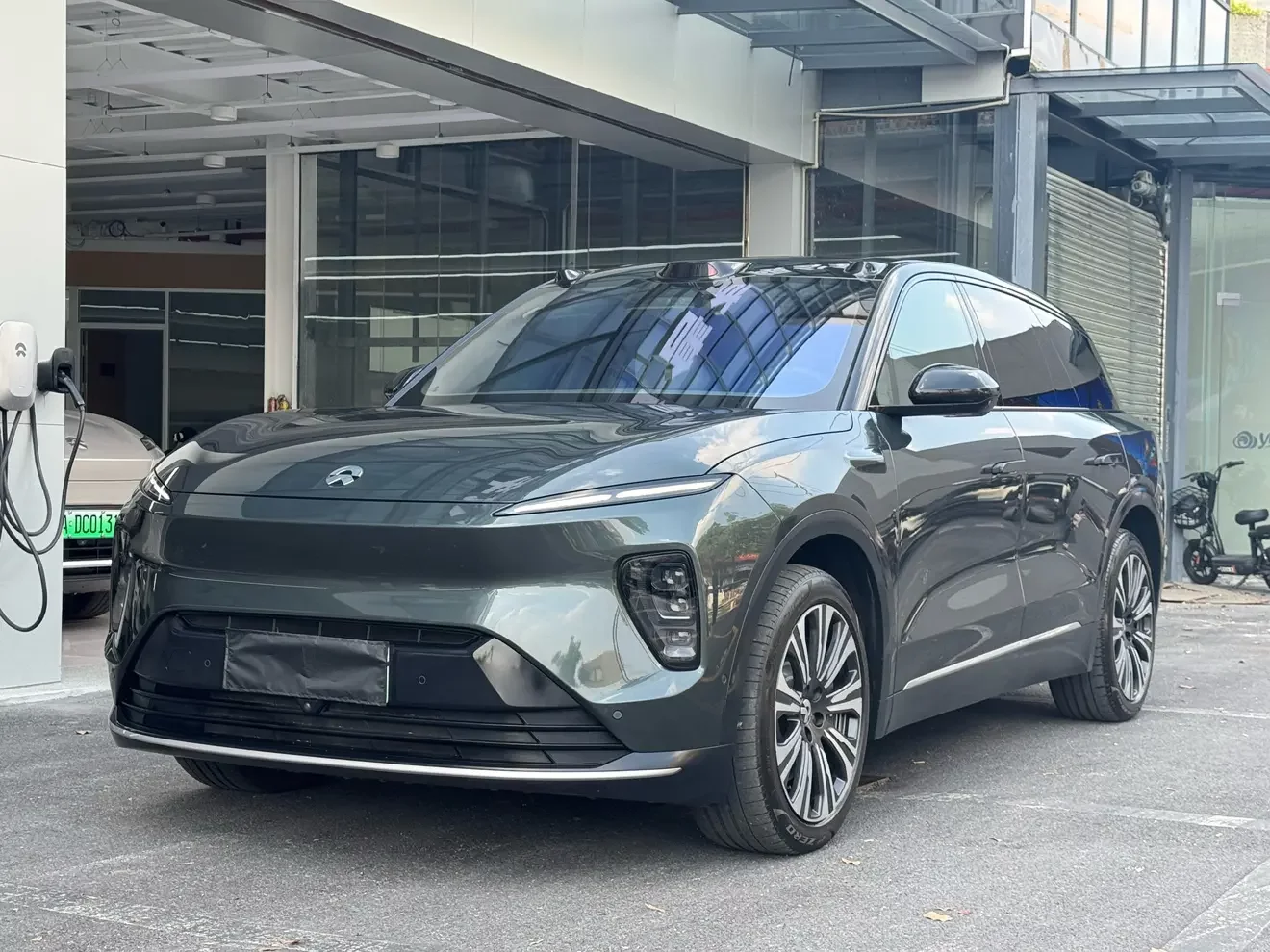 NIO ES8