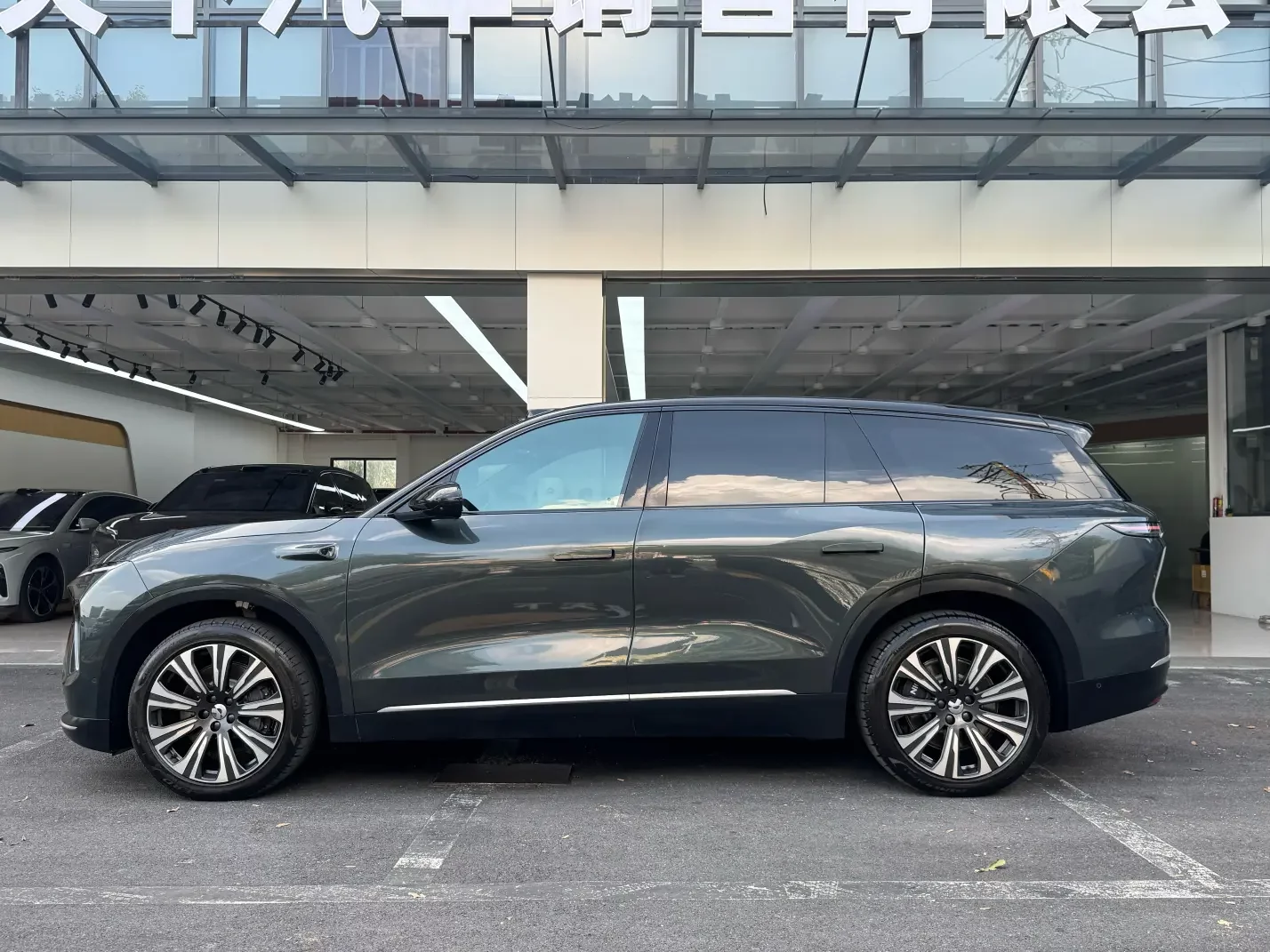 NIO ES8