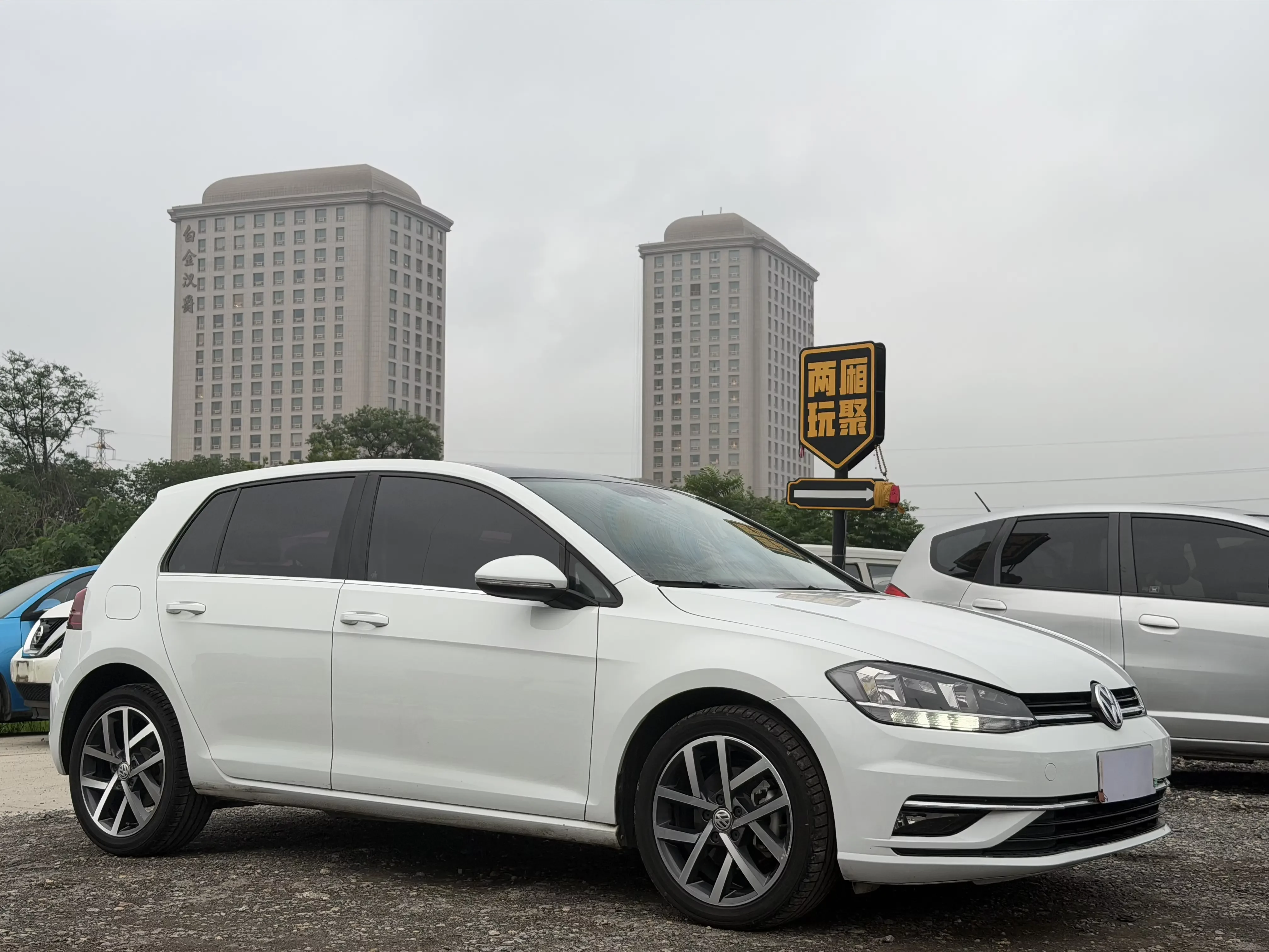 Volkswagen golf
