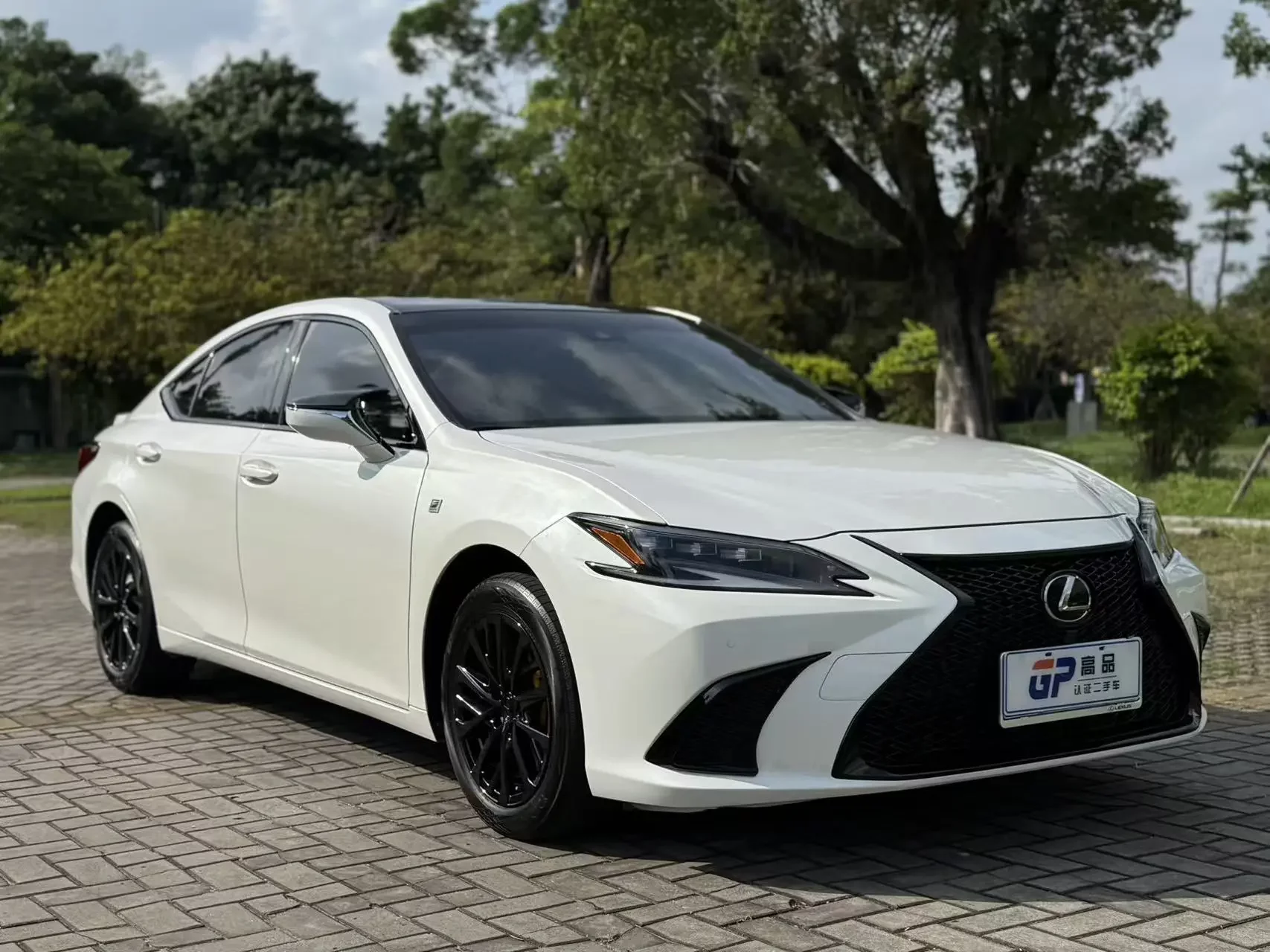 Lexus ES