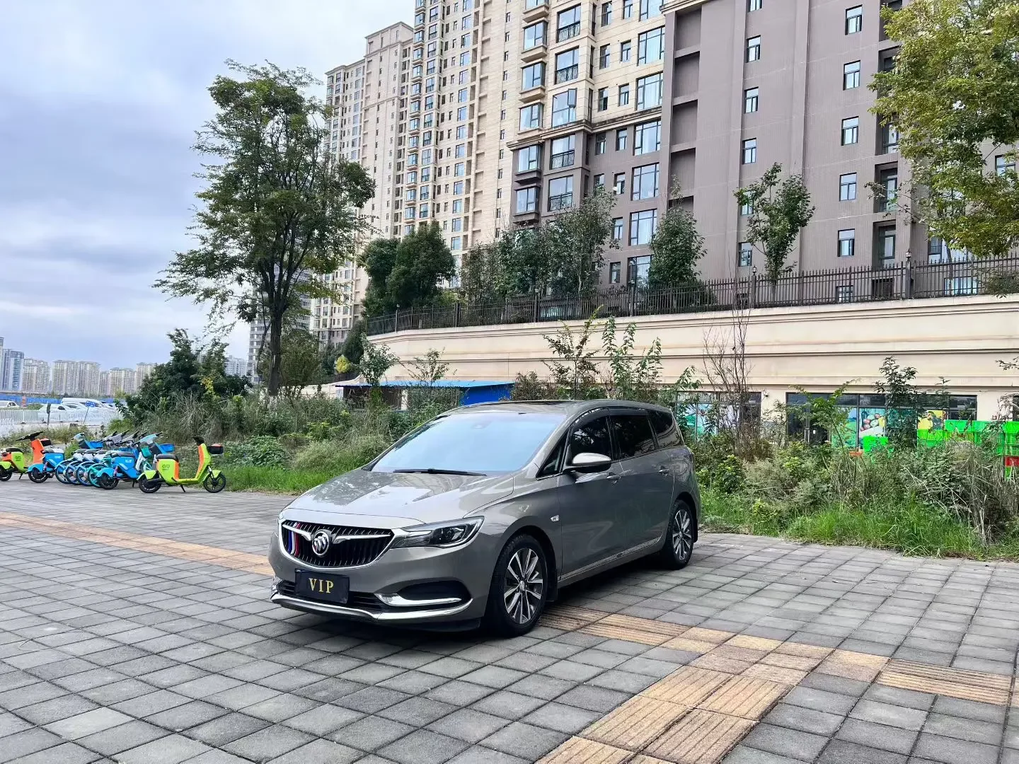 Buick GL6