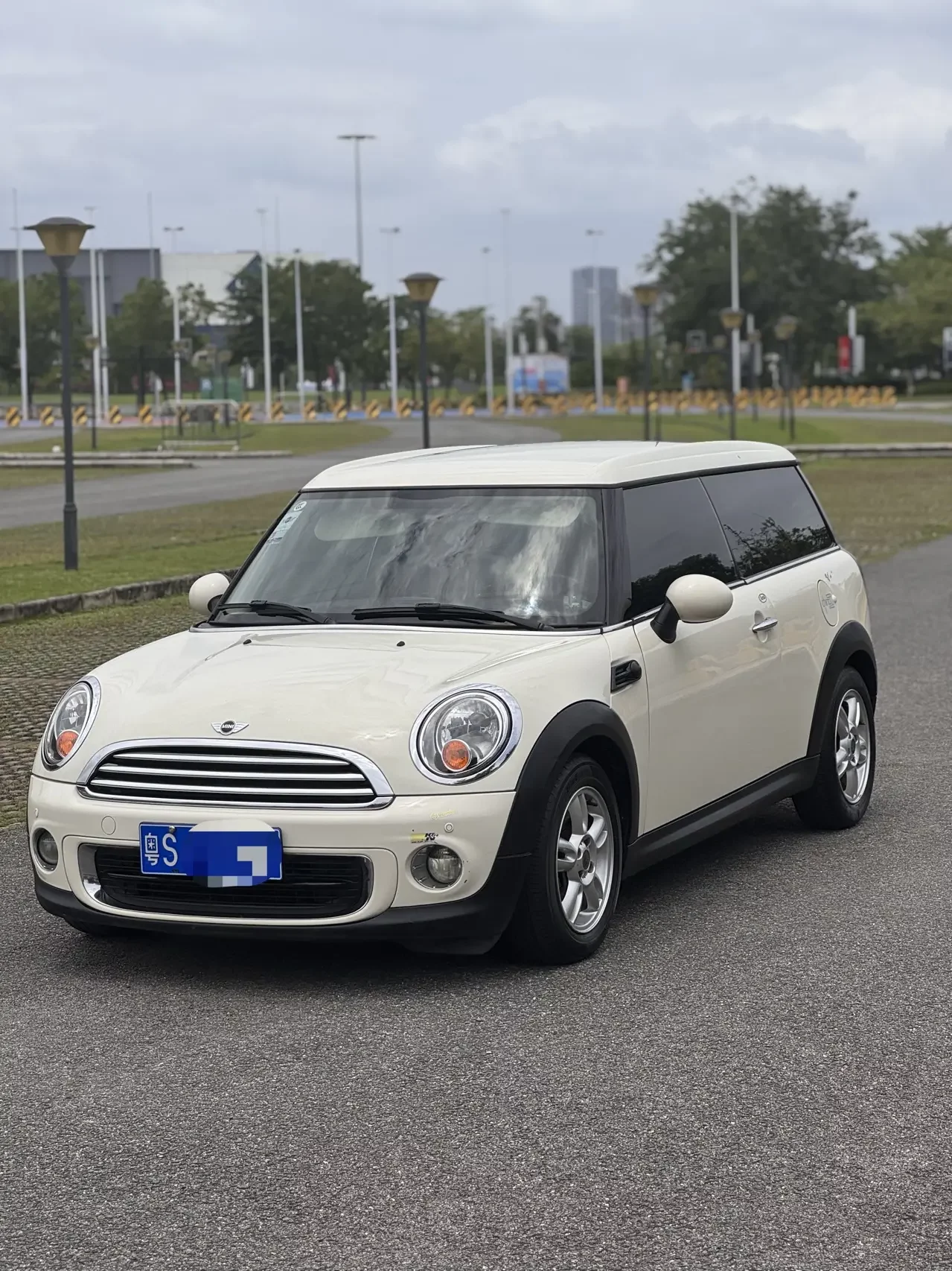 MINI CLUBMAN