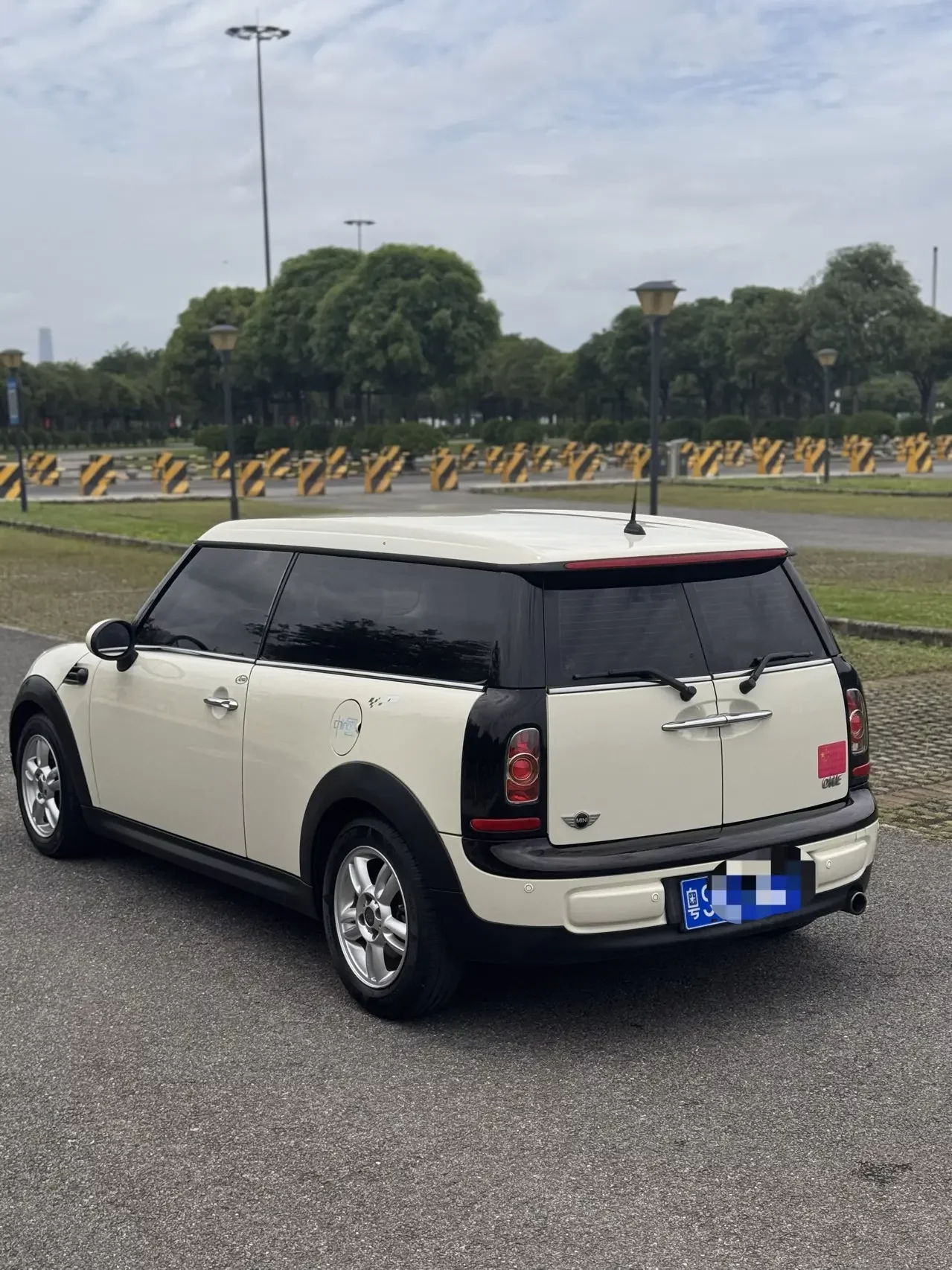 MINI CLUBMAN