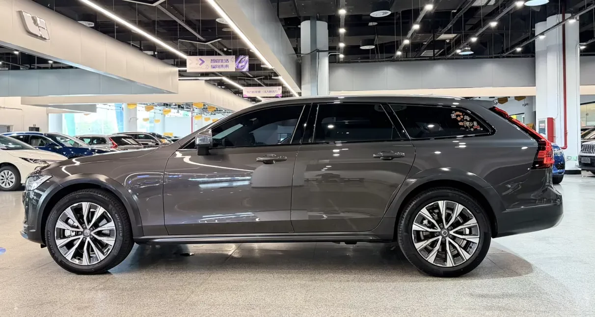 Volvo V90