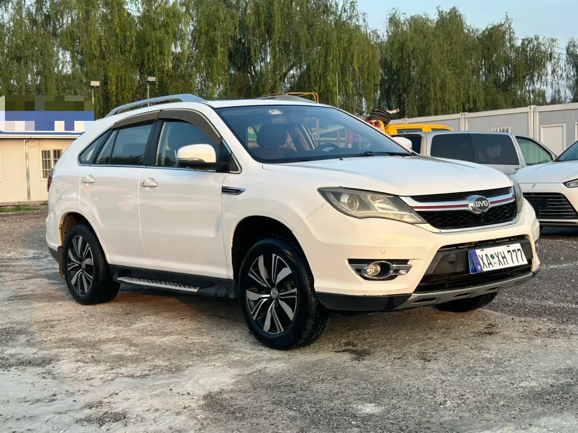 BYD S7