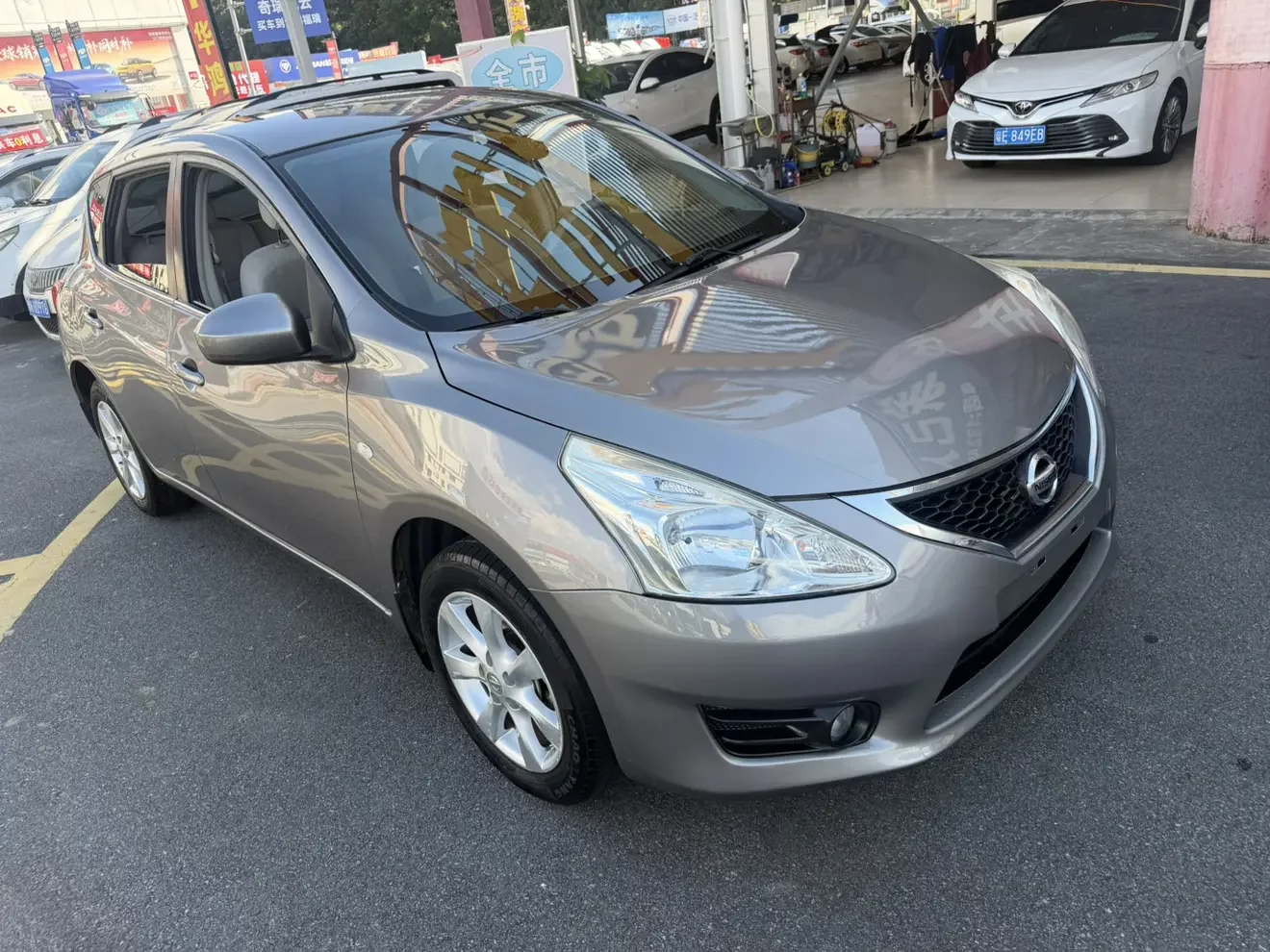 Nissan Tiida