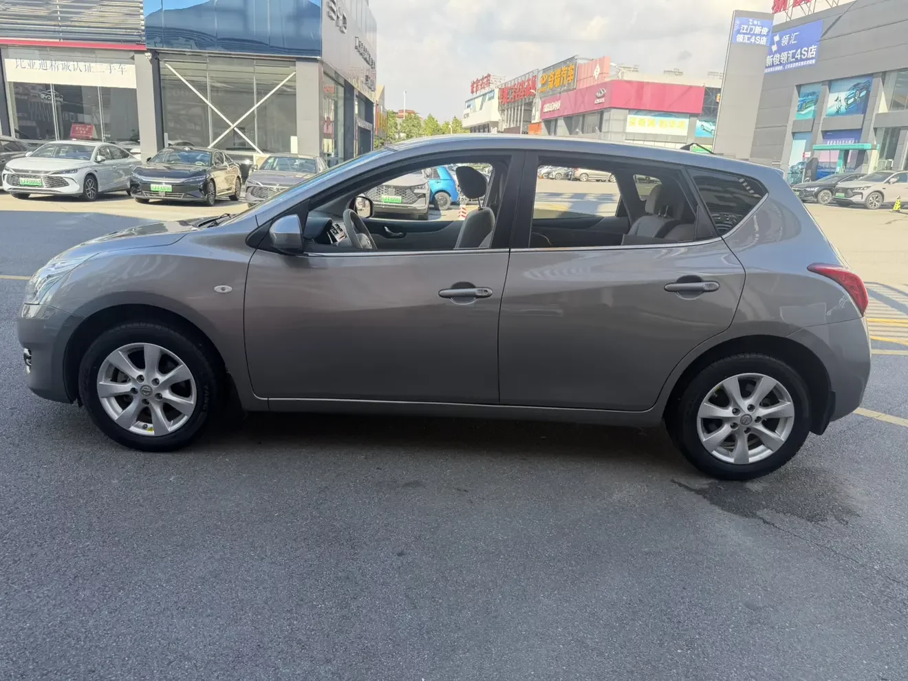Nissan Tiida