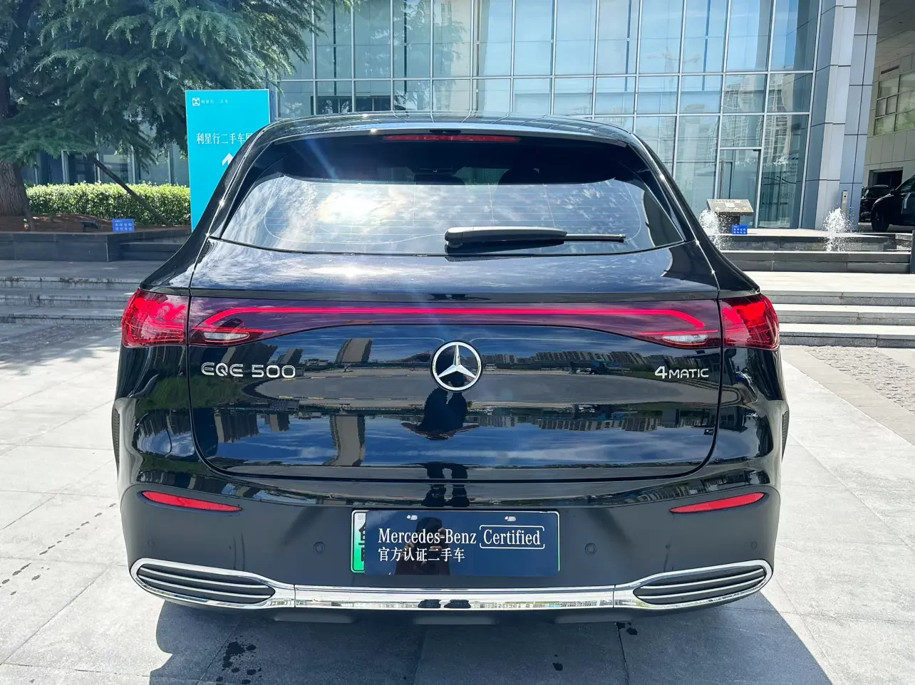 Mercedes-Benz EQE SUV
