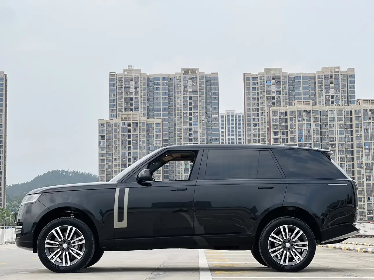 Land Rover range rover