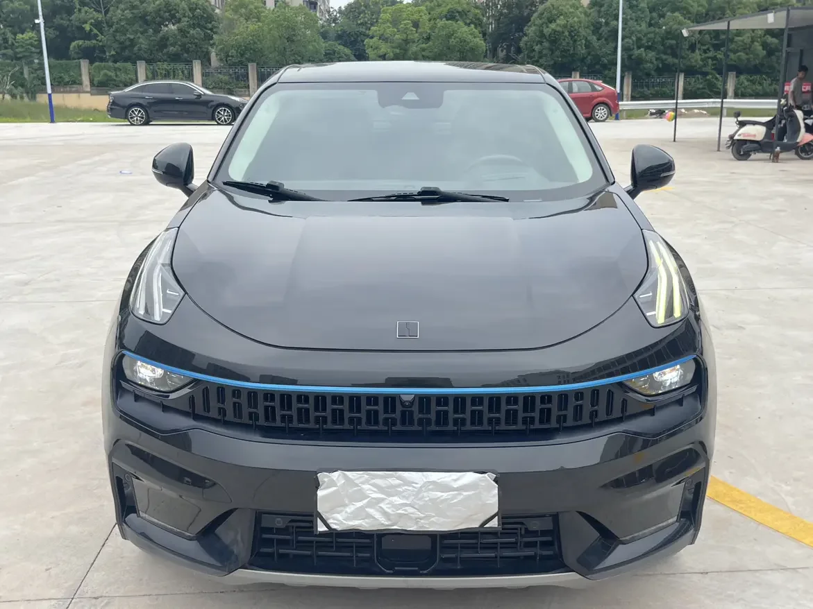 Lynk & Co 05