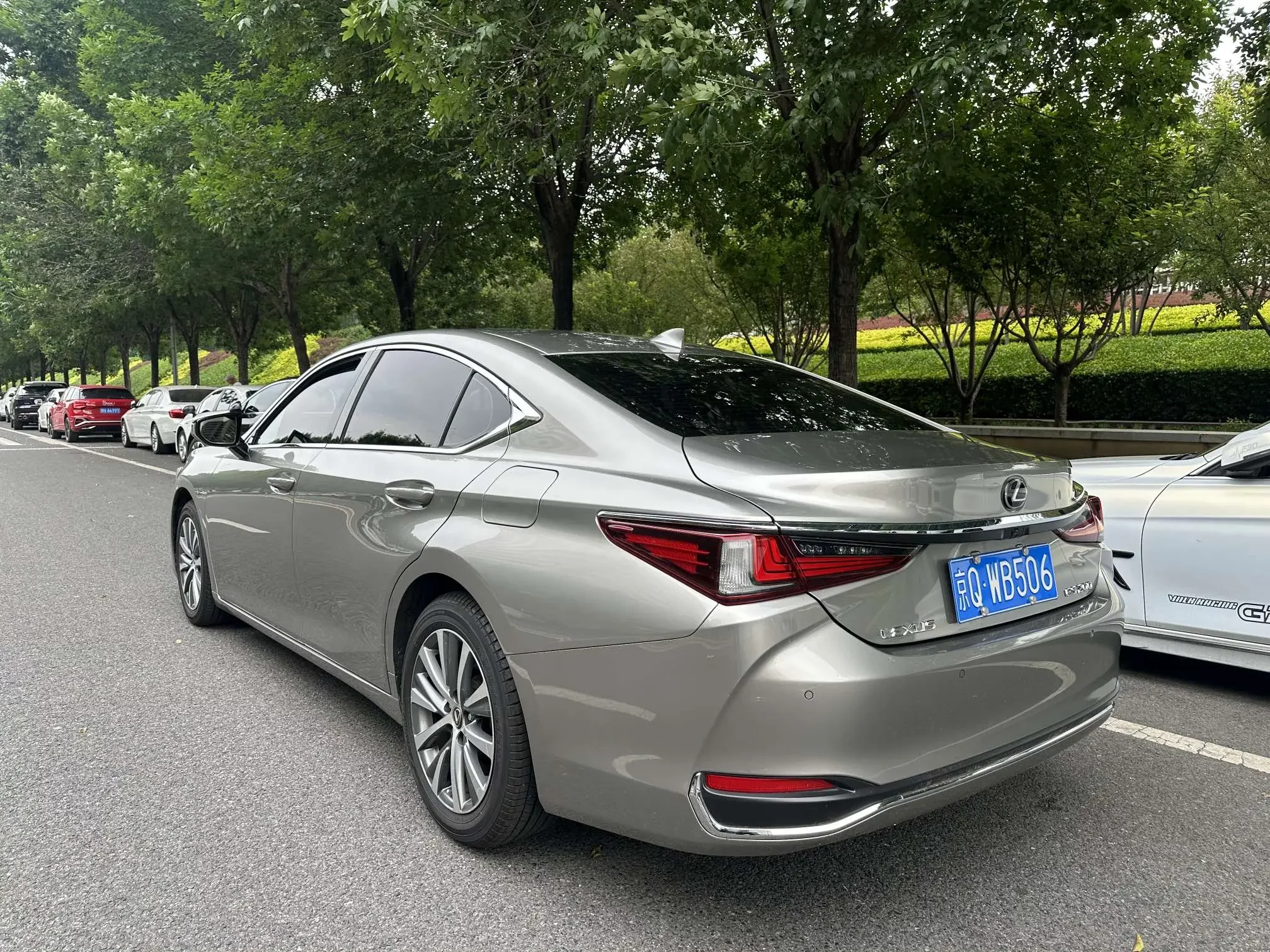 Lexus ES