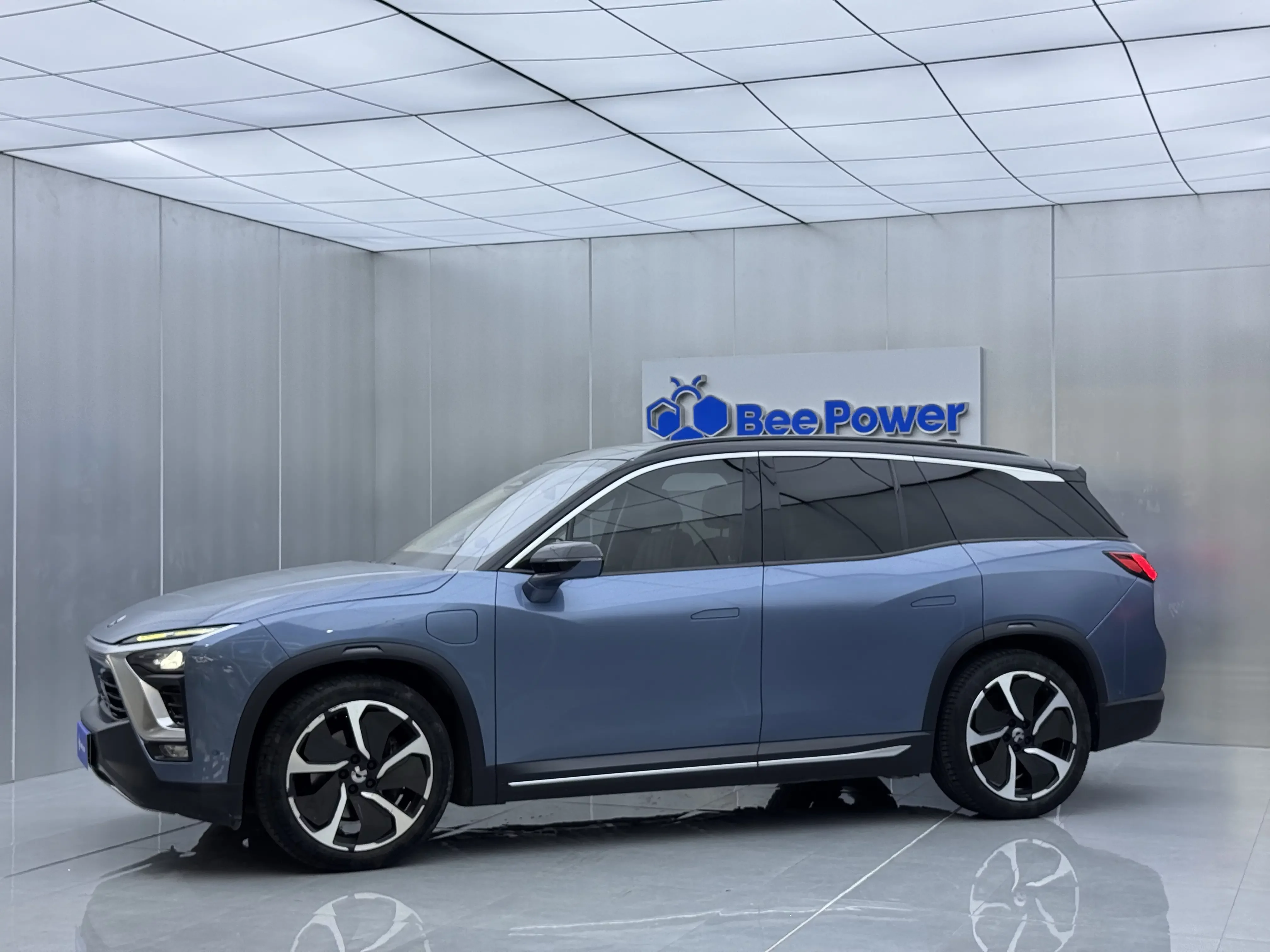 NIO ES8