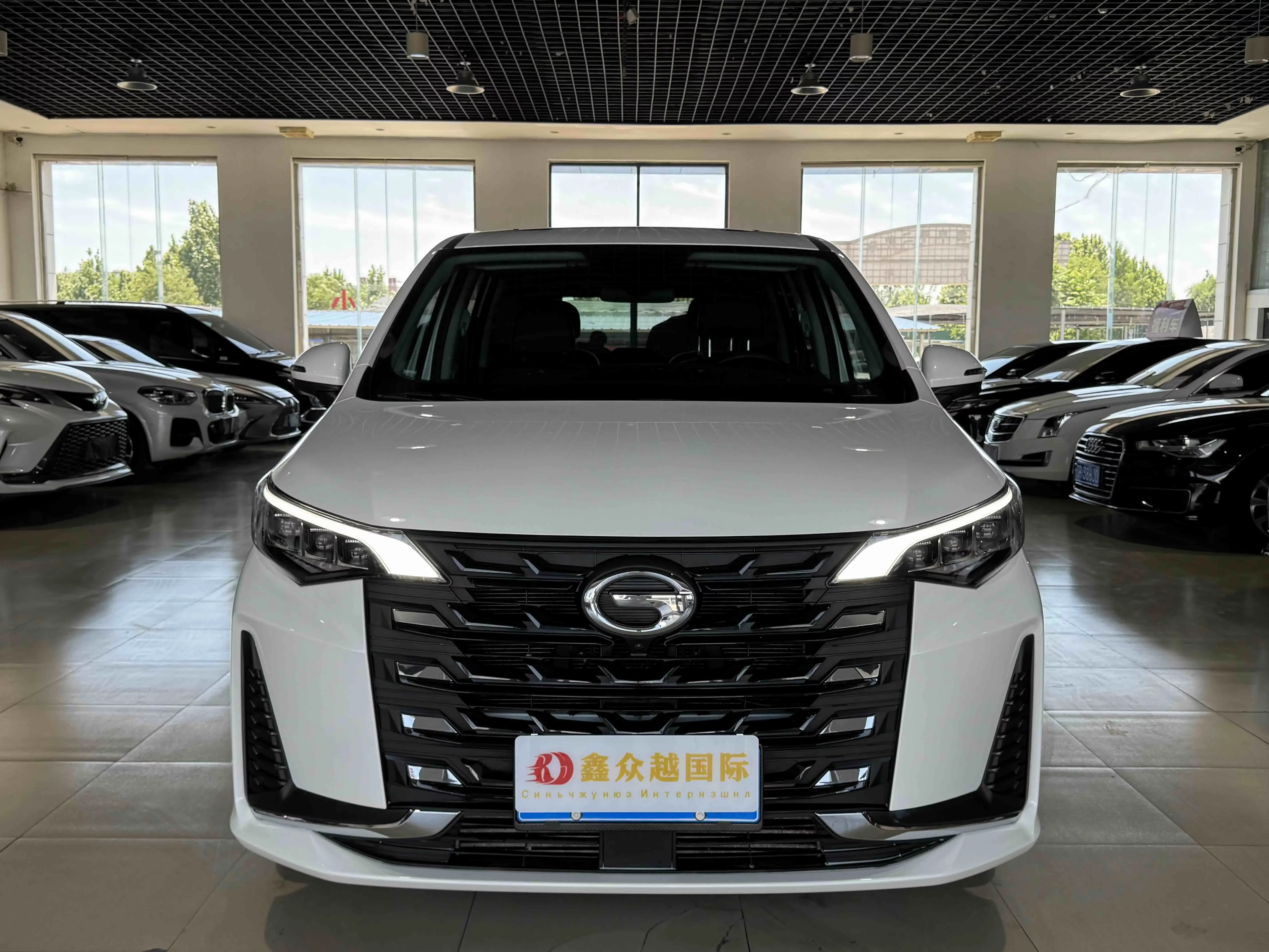 GAC Trumpchi M6  из Китая