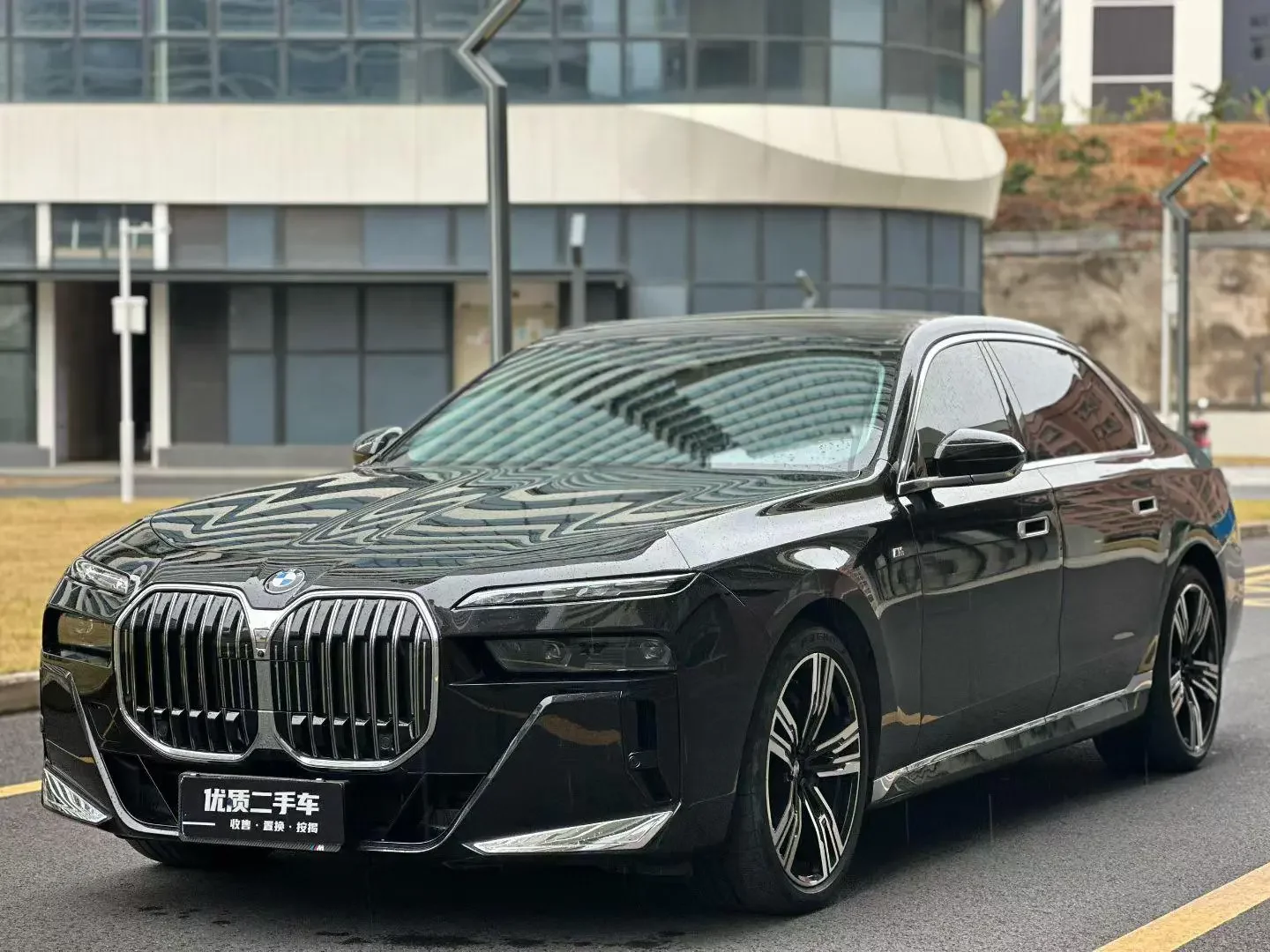 BMW 7-SERIES