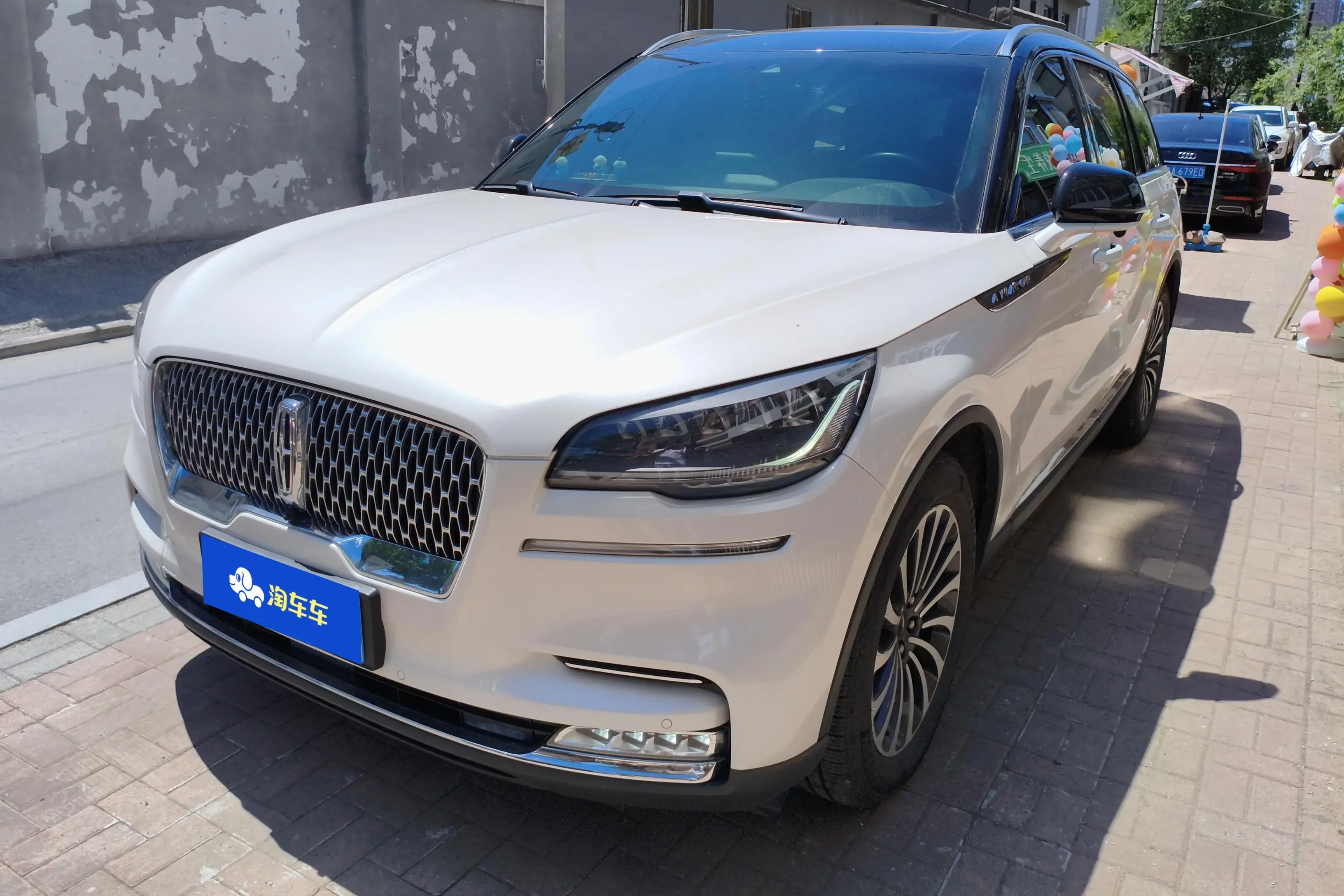 Lincoln aviator