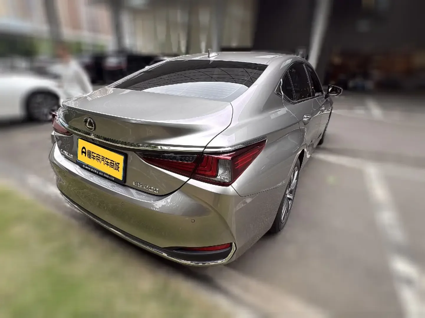Lexus ES