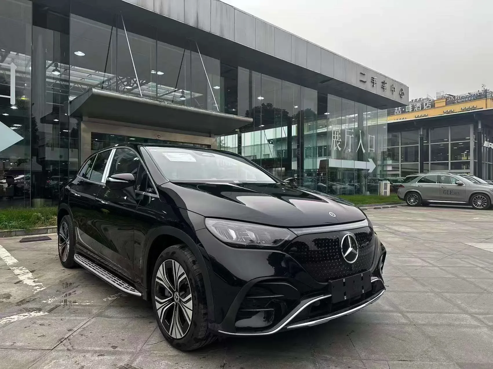 Mercedes-Benz EQE SUV