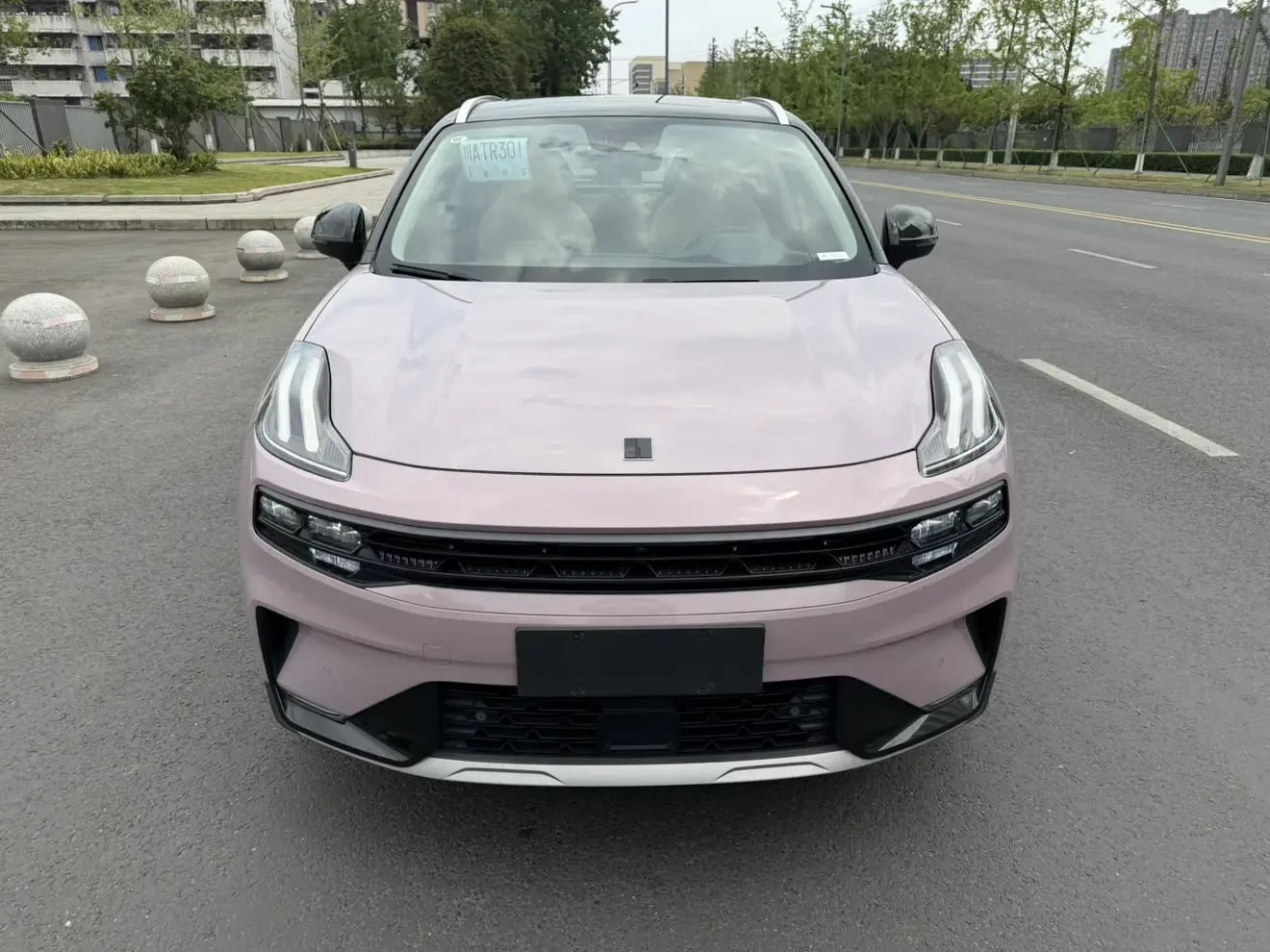 Lynk & Co 06