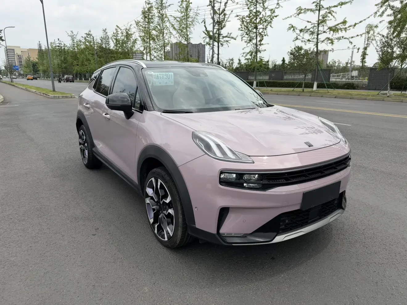 Lynk & Co 06