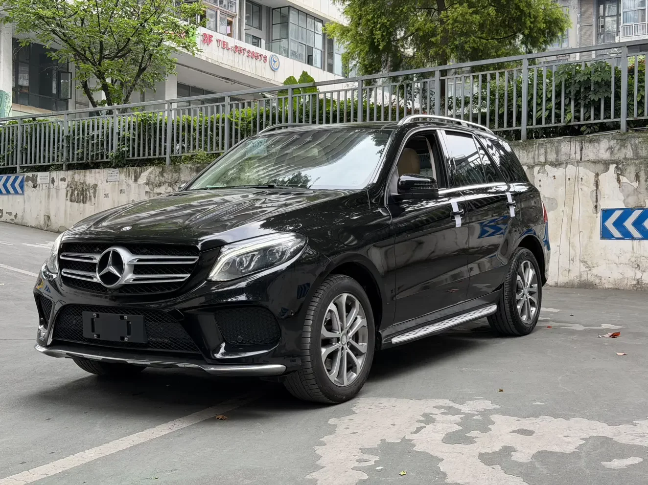 Mercedes-Benz GLE (Imported)