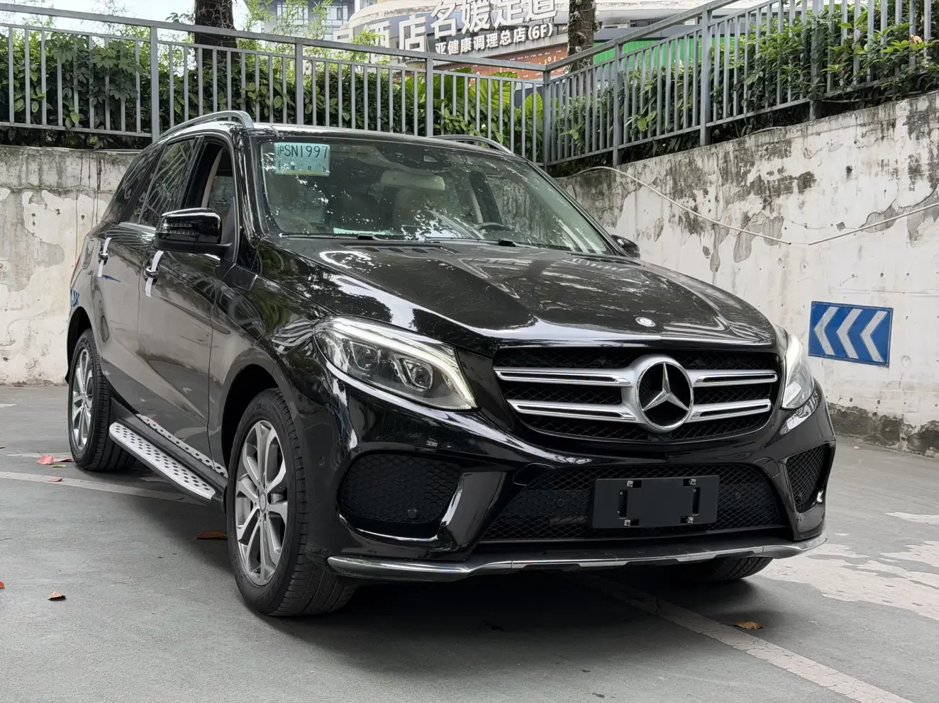 Mercedes-Benz GLE (Imported)