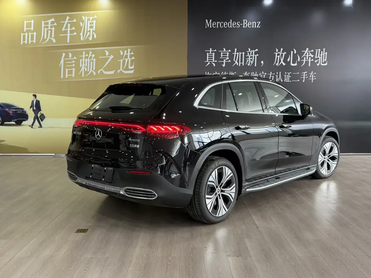 Mercedes-Benz EQE SUV