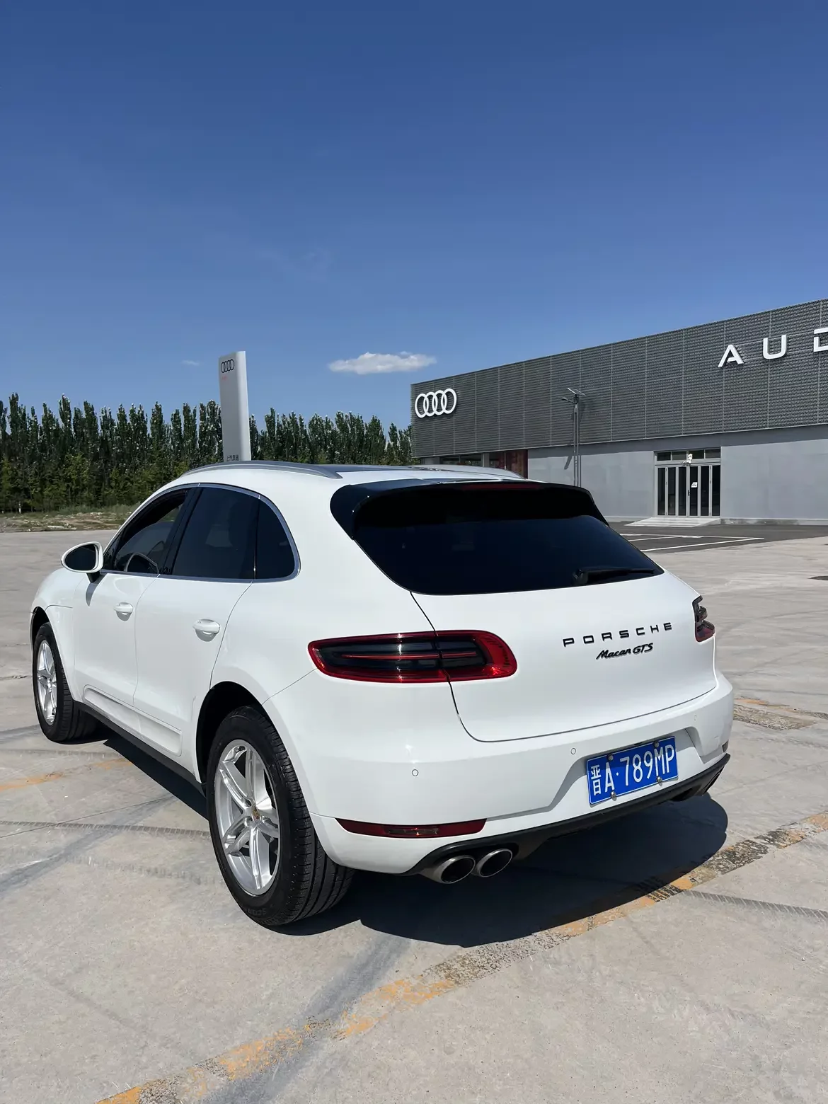 Porsche Macan