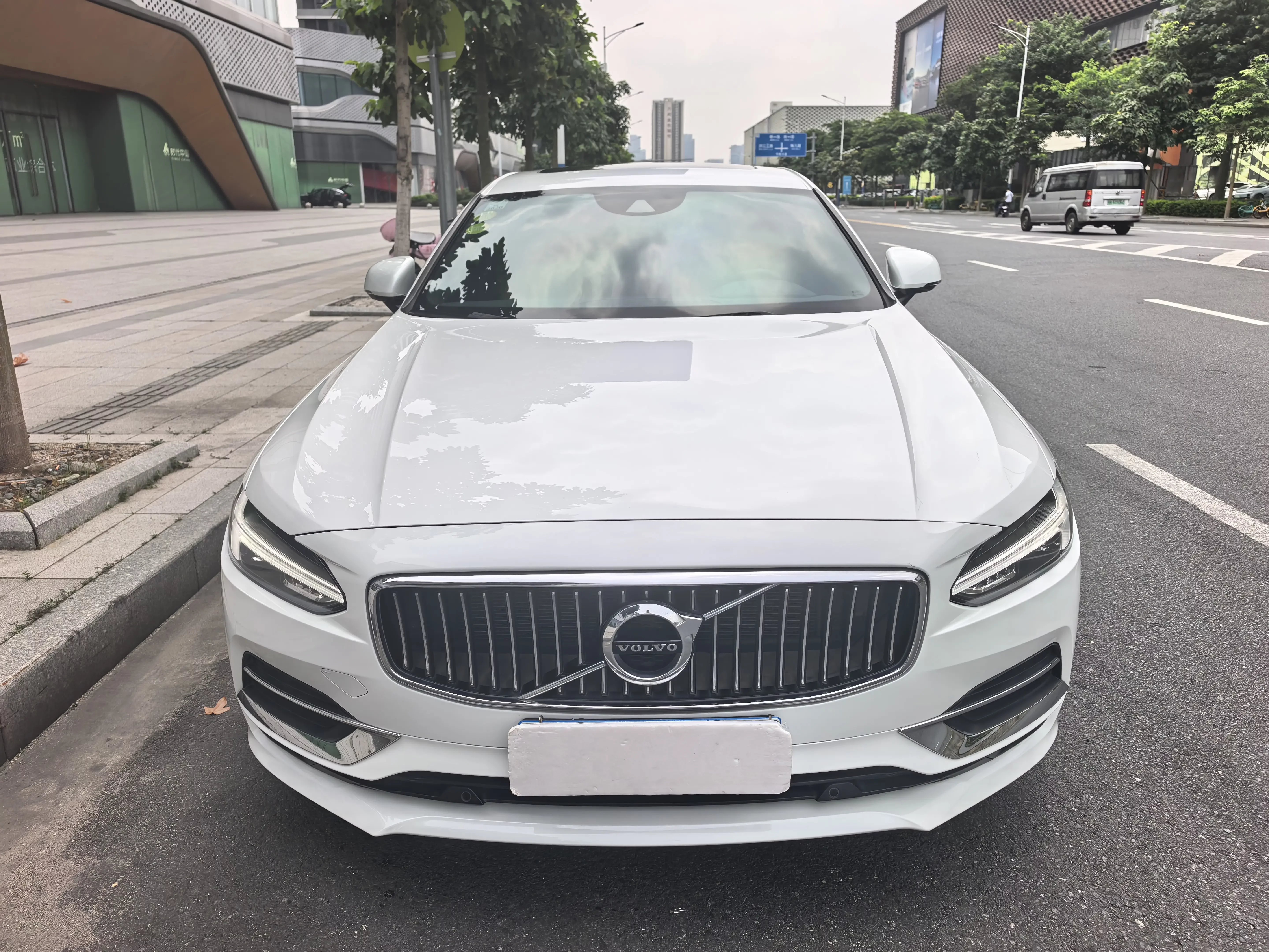 Volvo S90
