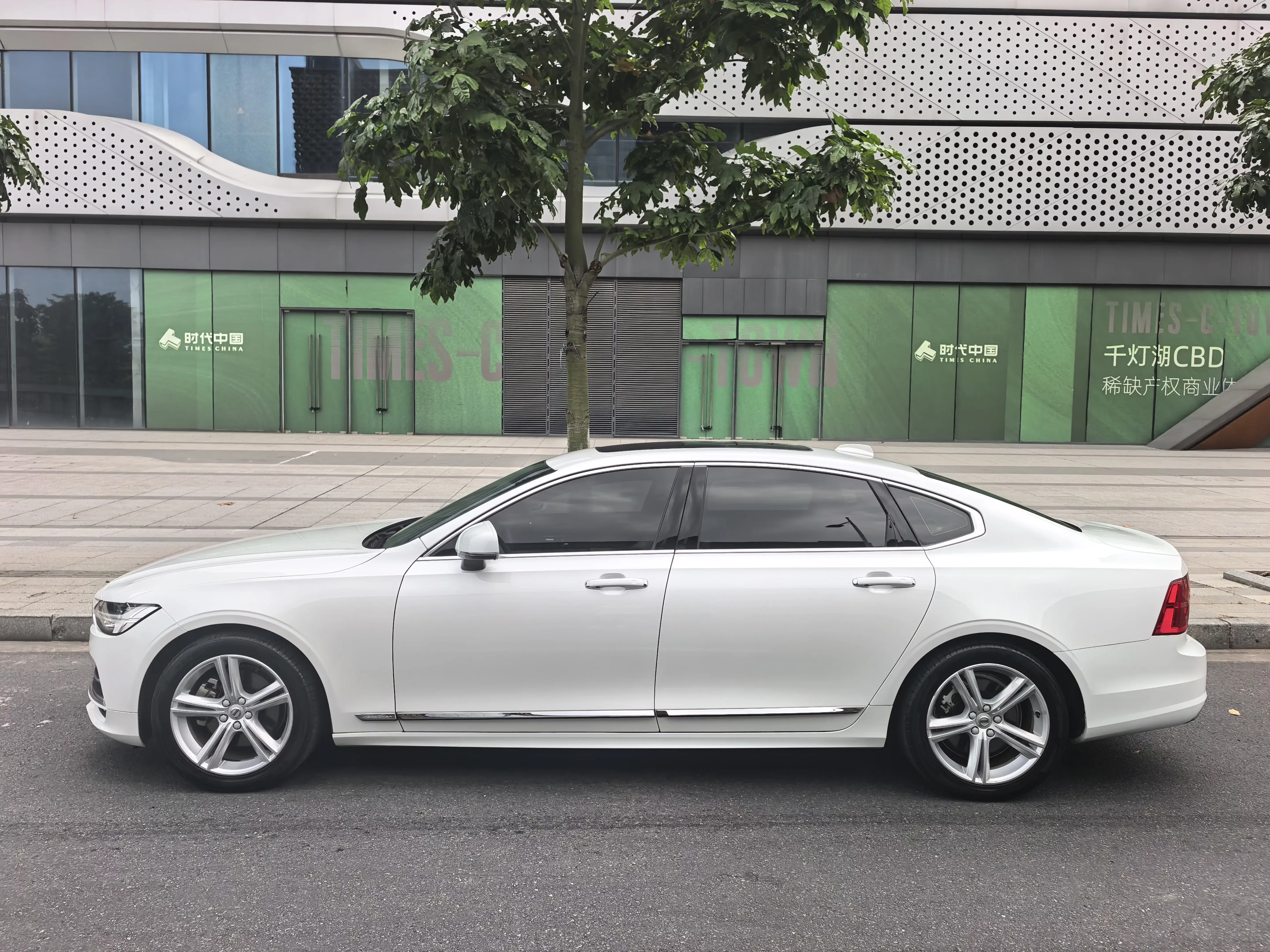 Volvo S90