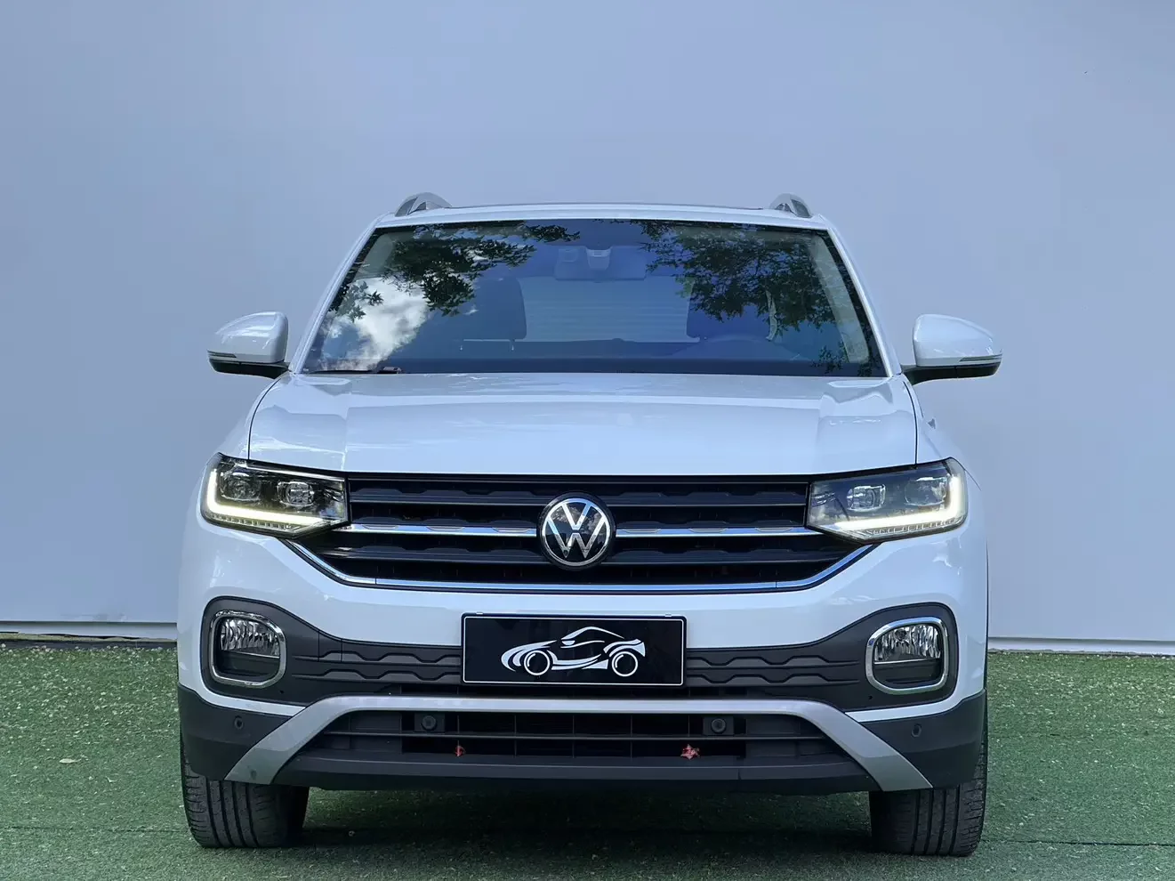 Volkswagen Explore the shadows