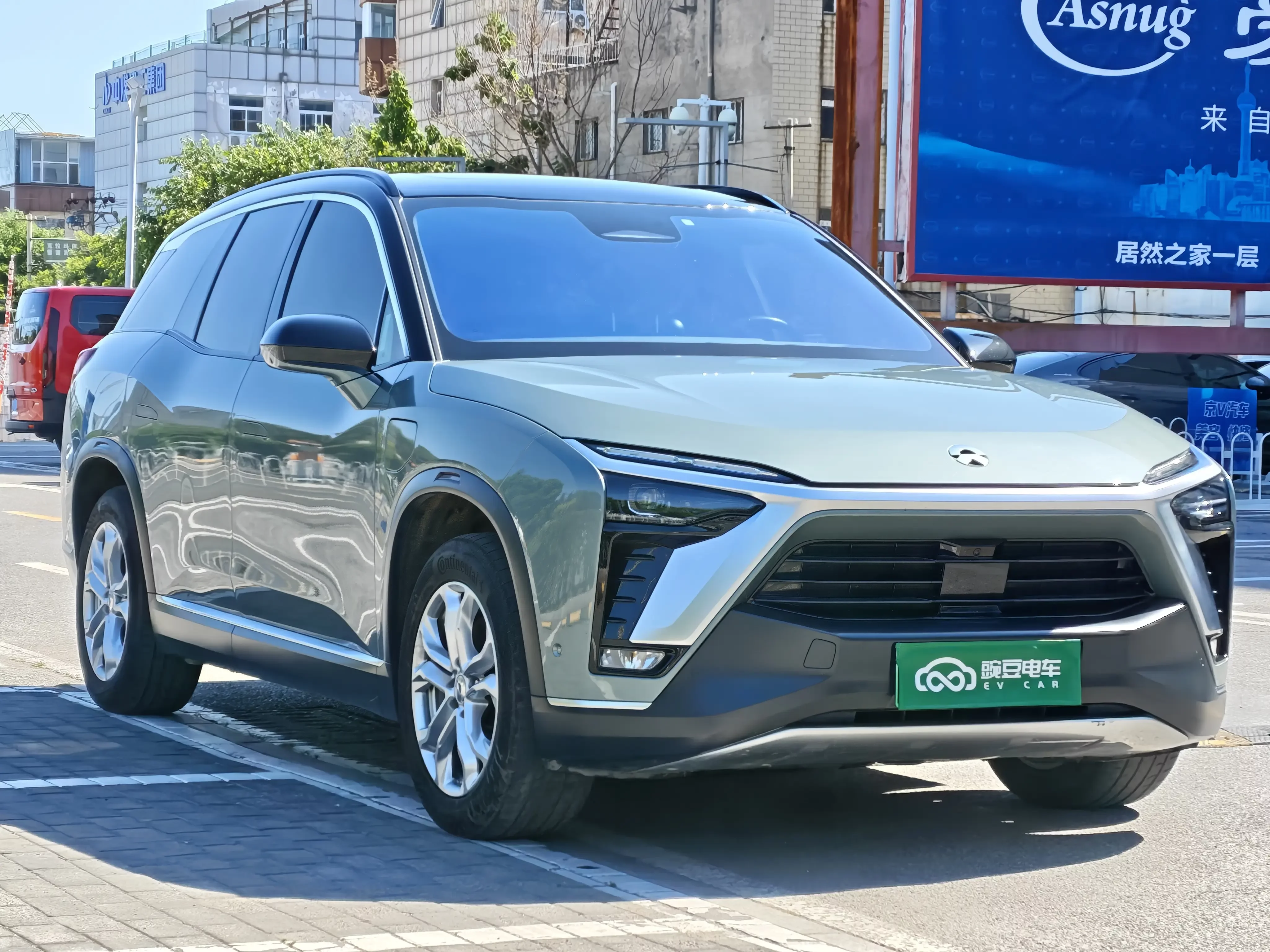 NIO ES8