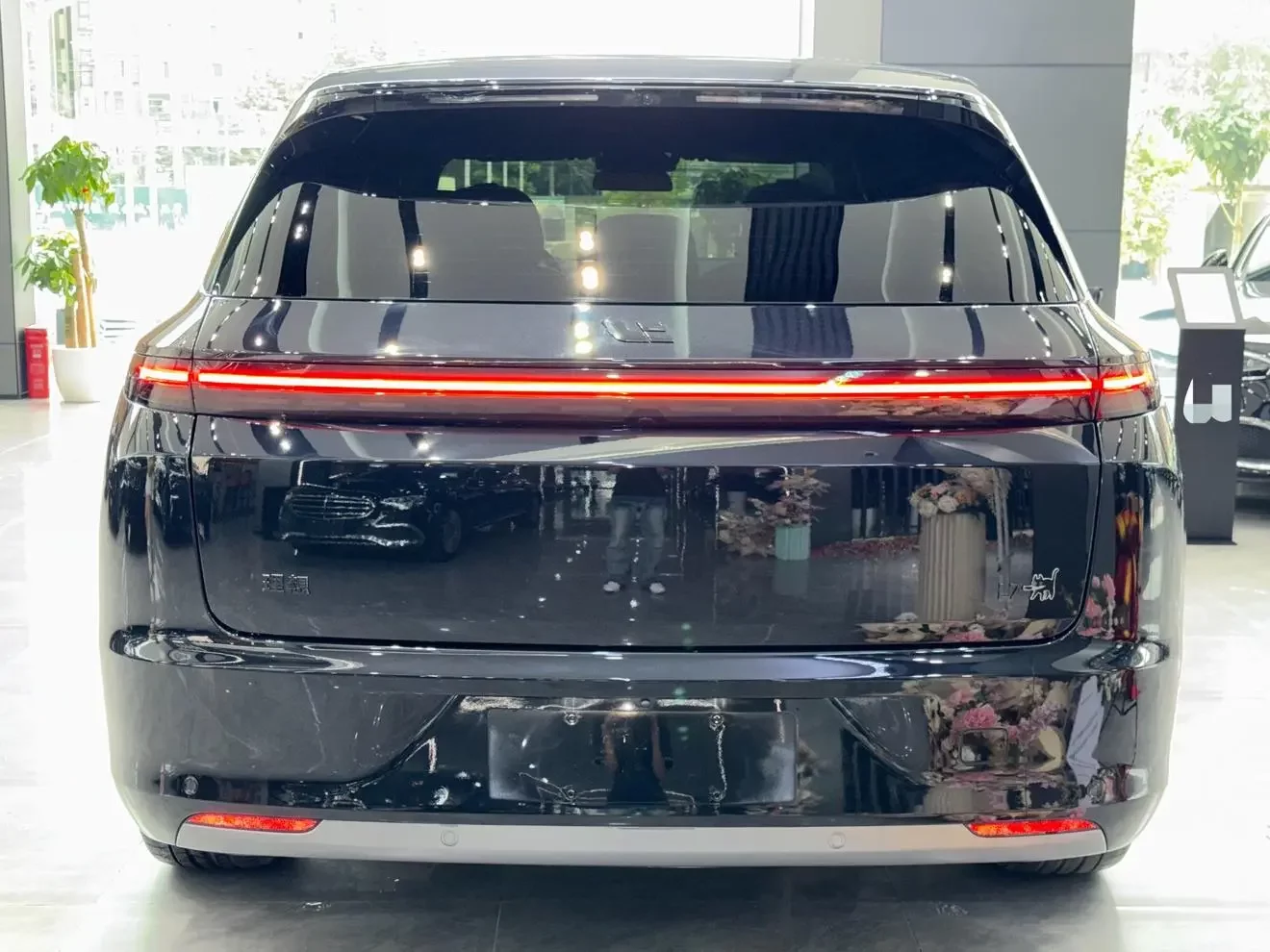 Lixiang L7