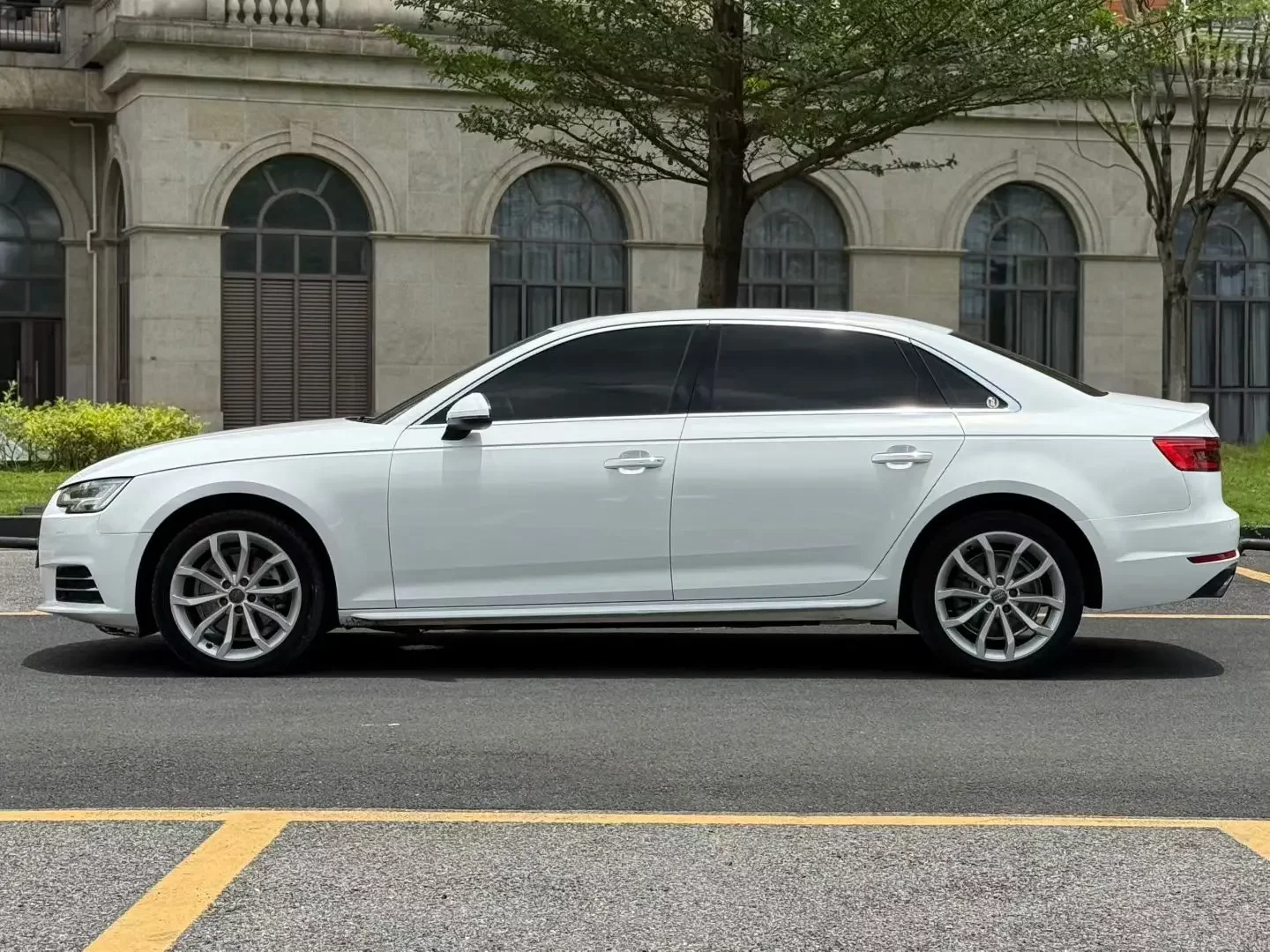 Audi A4L