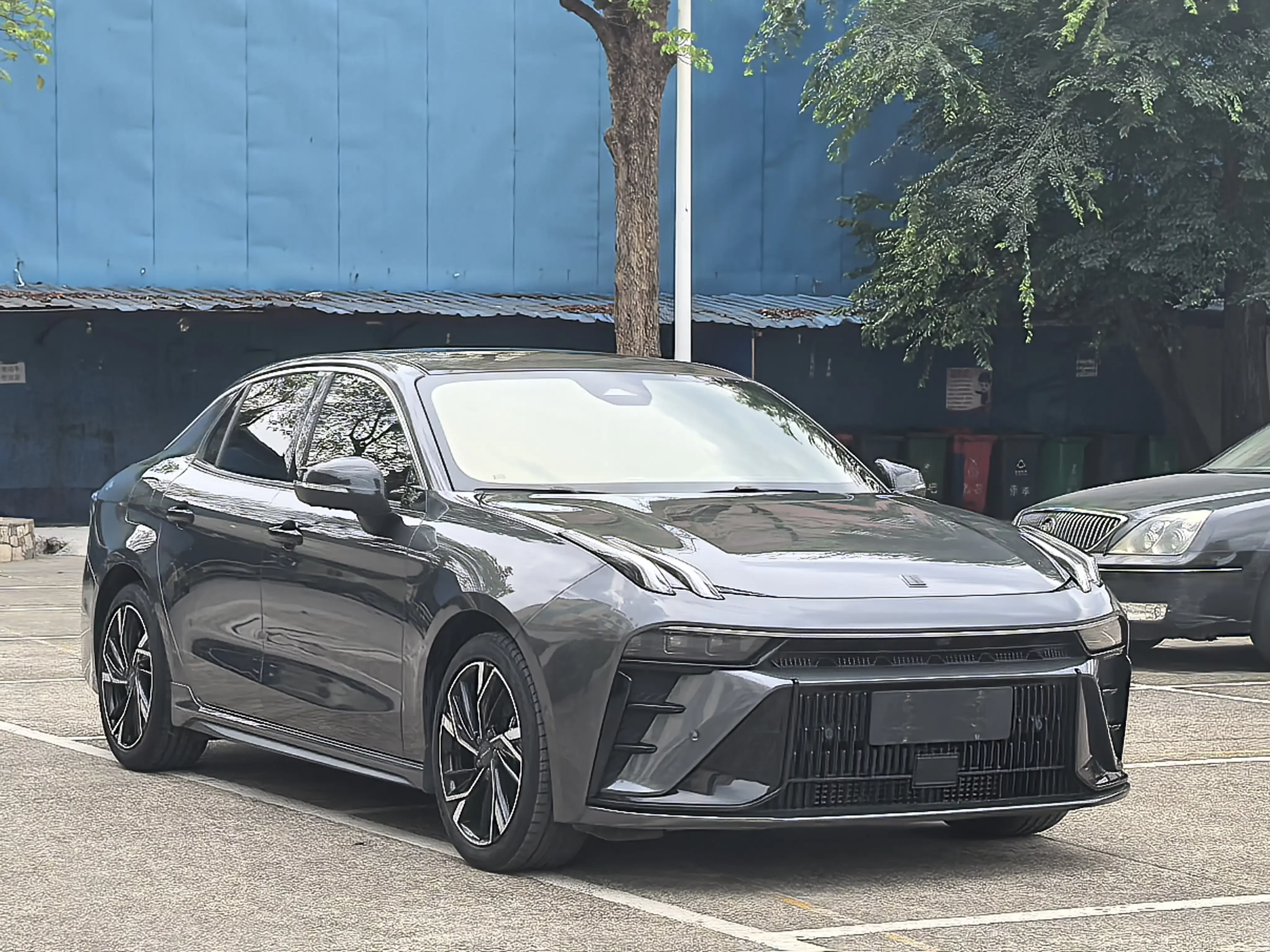 Lynk & Co 03
