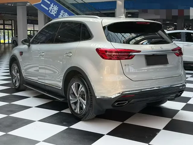 Hongqi HS5