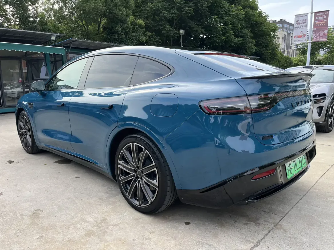 Luxeed Zhijie R7