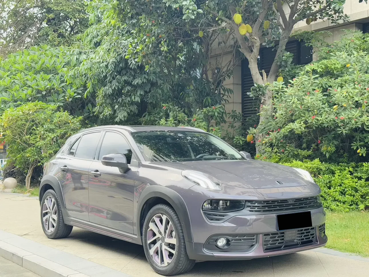 Lynk & Co 02