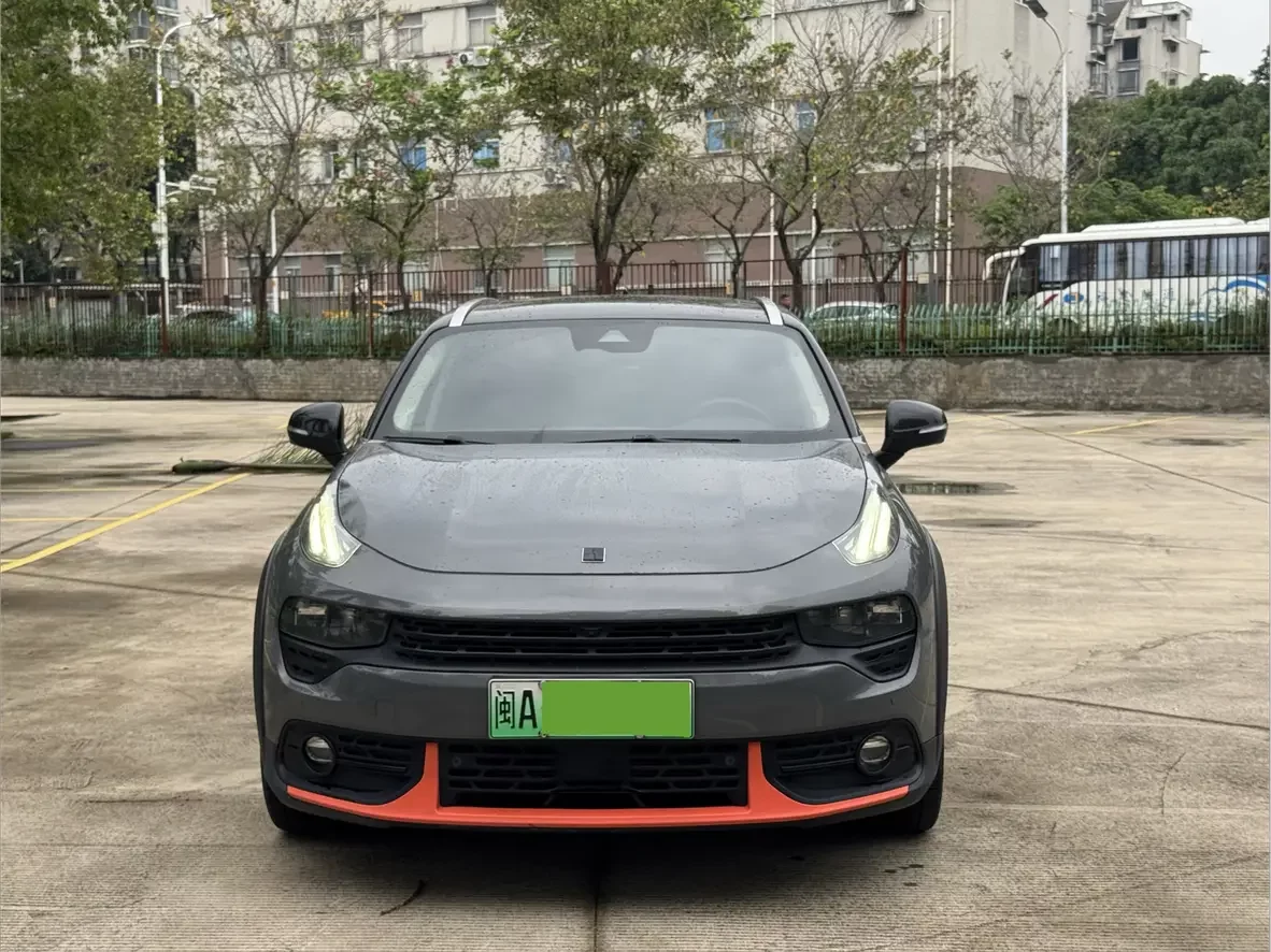 Lynk & Co 02 PHEV