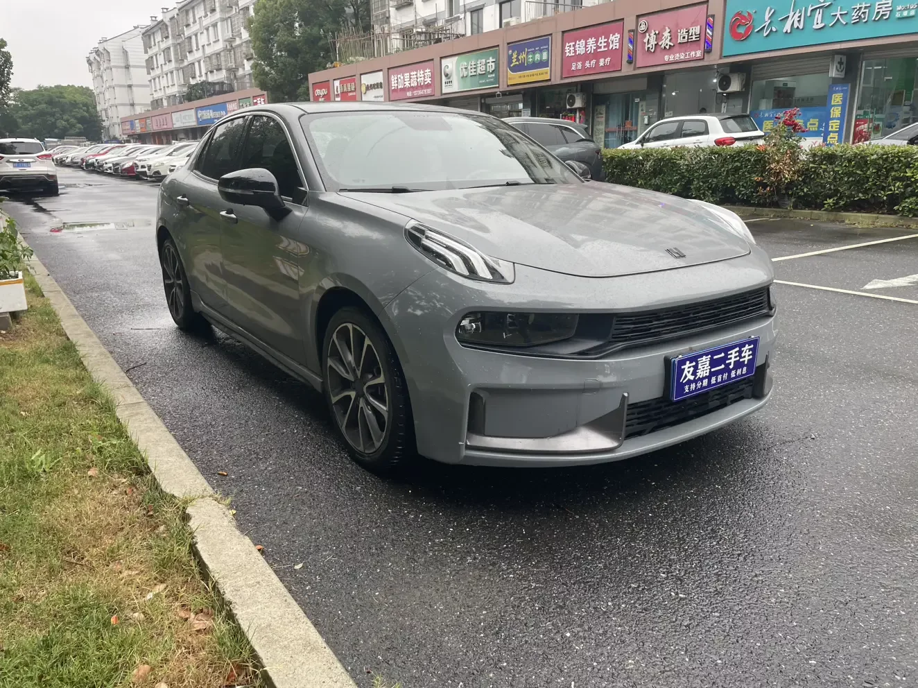 Lynk & Co 03