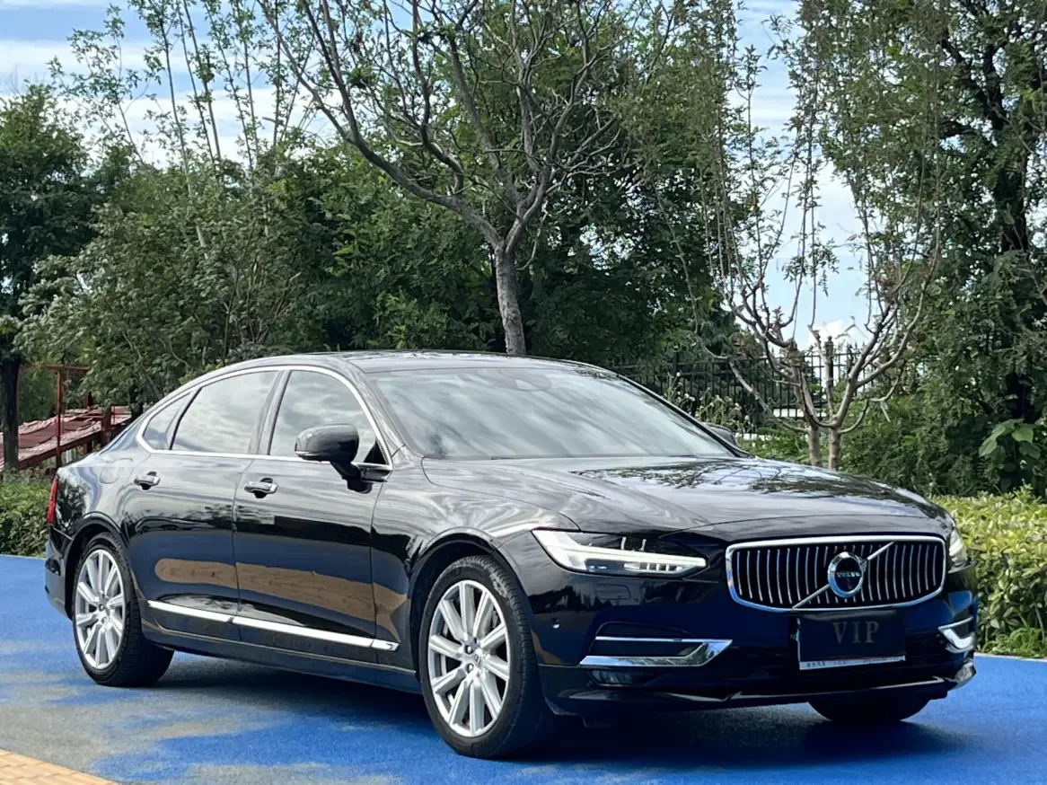 Volvo S90