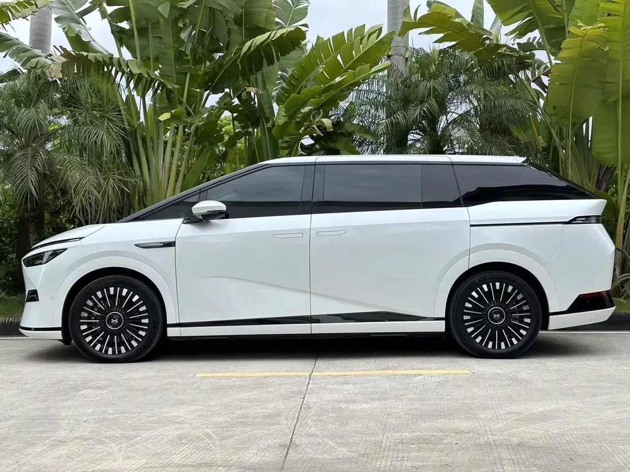 Xpeng X9
