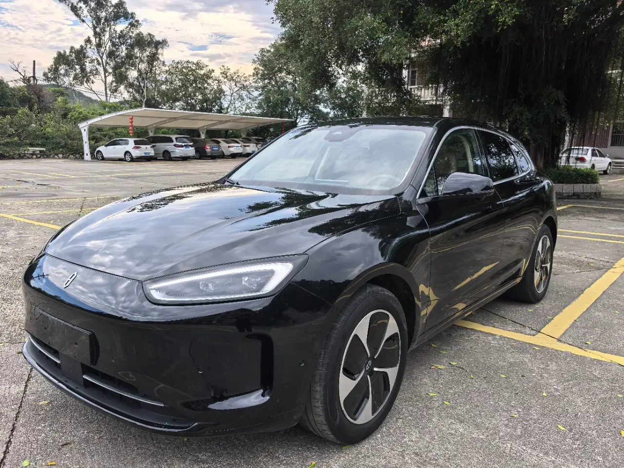 AITO M5 (Wenjie M5)  из Китая