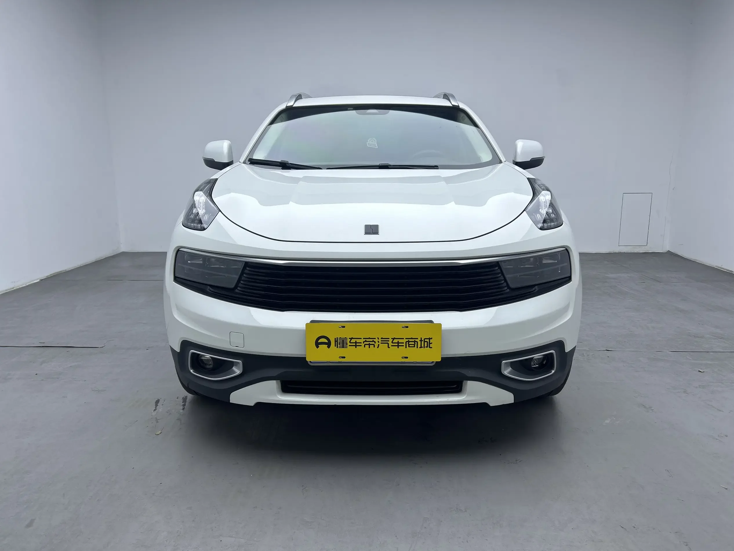 Lynk & Co 01