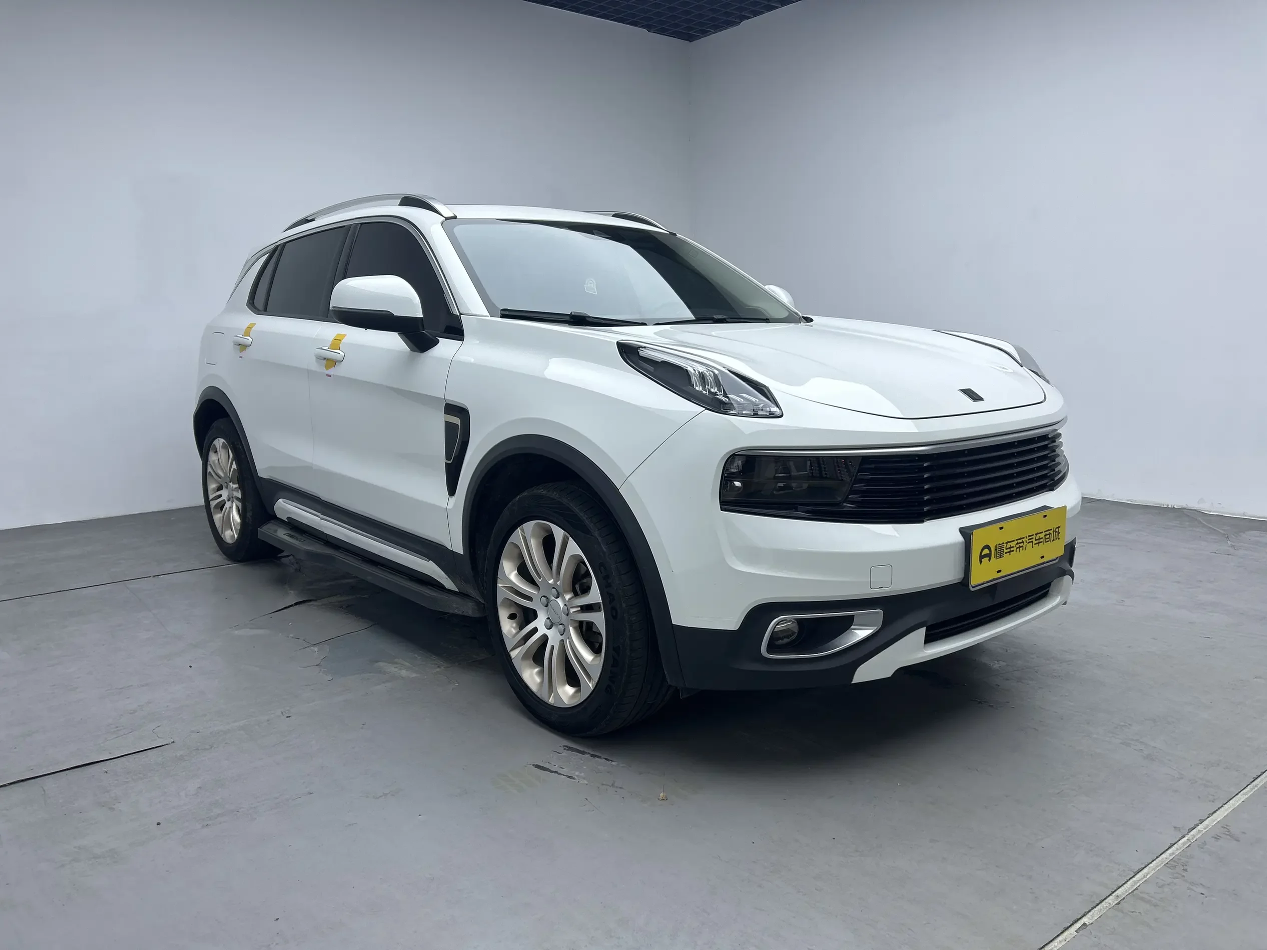 Lynk & Co 01